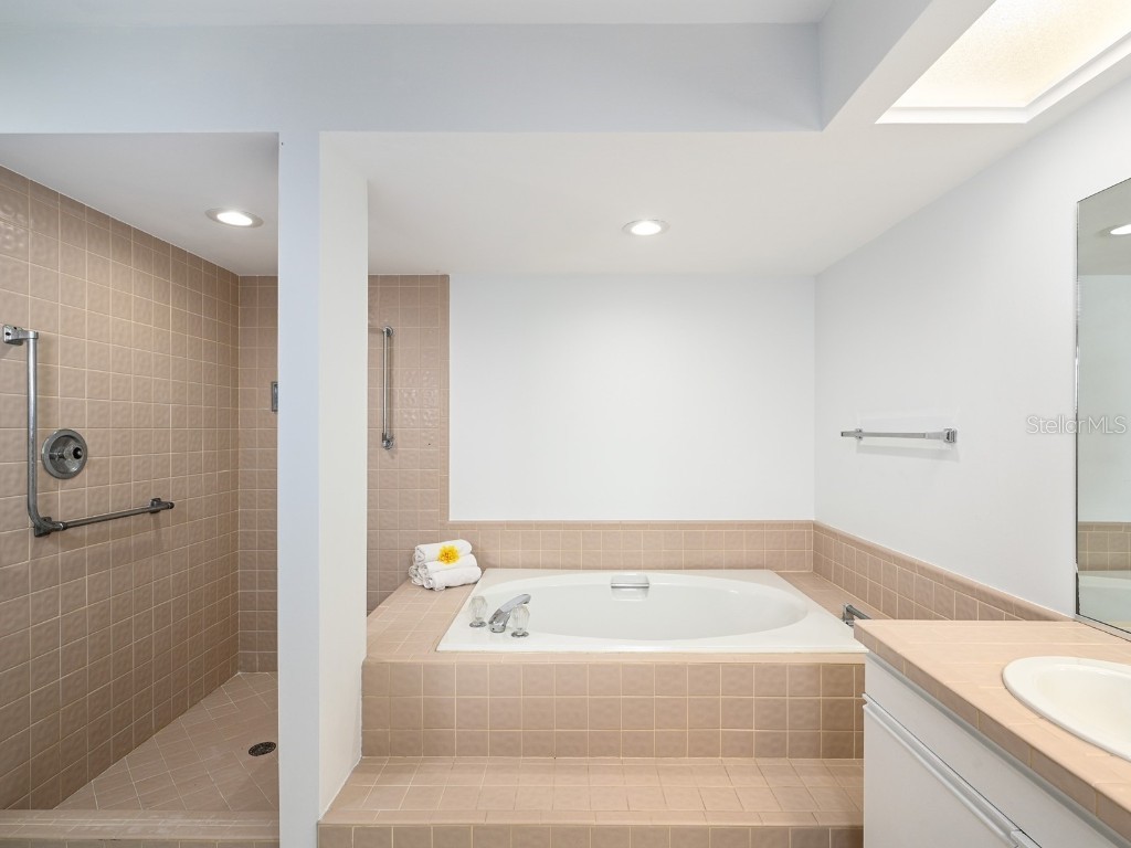 7790 Fairway Woods Drive #1201 Sarasota FL 34238 A4672965 image24