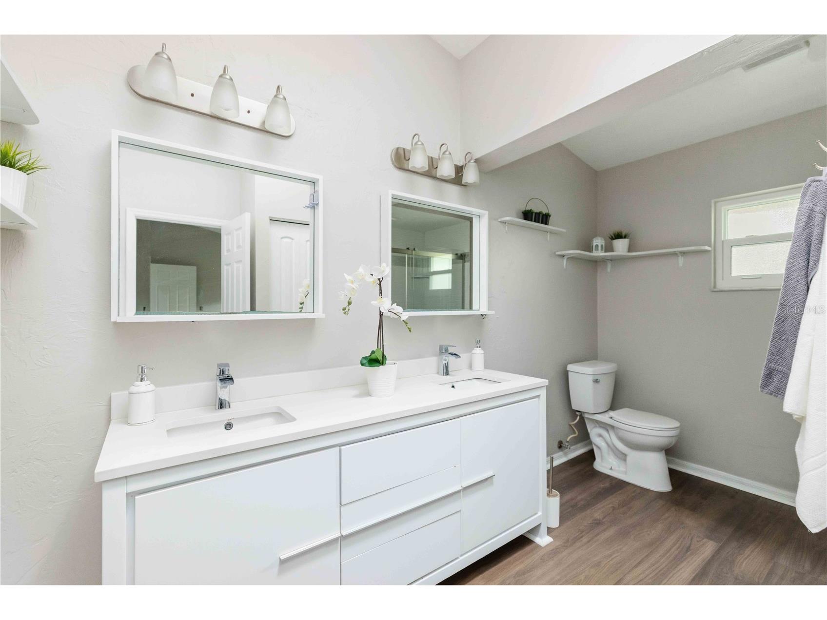 7795 Pine Trace Sarasota FL 34243 A4686991 image19