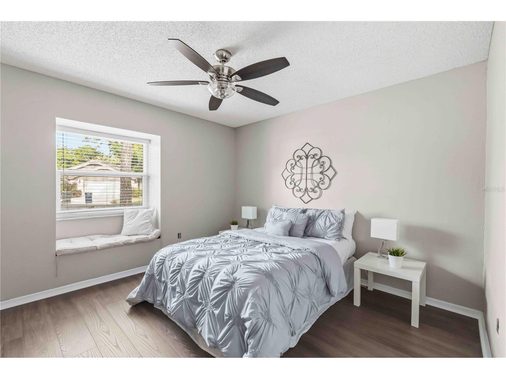 7795 Pine Trace Sarasota FL 34243 A4686991 image24