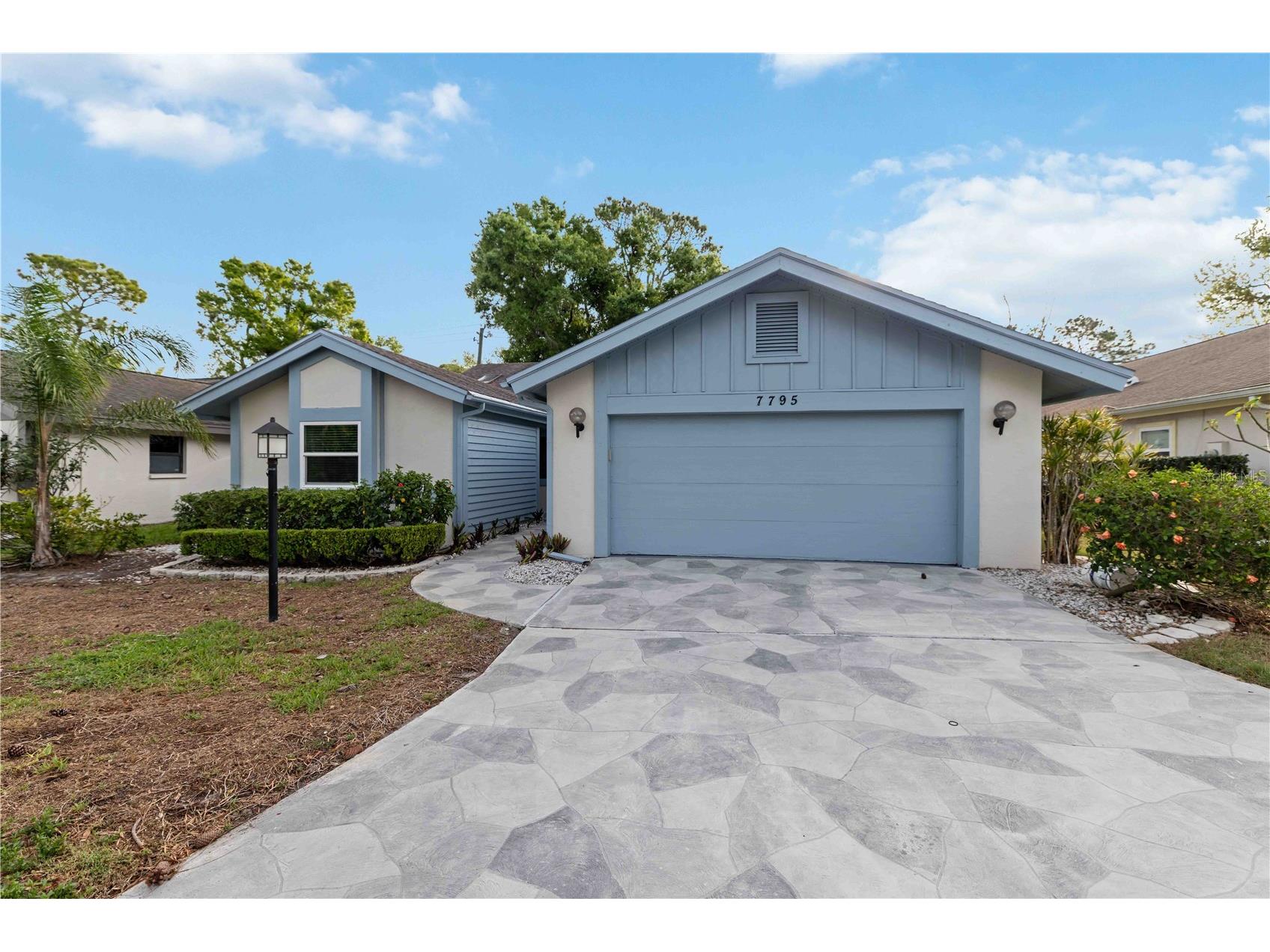 7795 Pine Trace Sarasota FL 34243 A4695378 image2