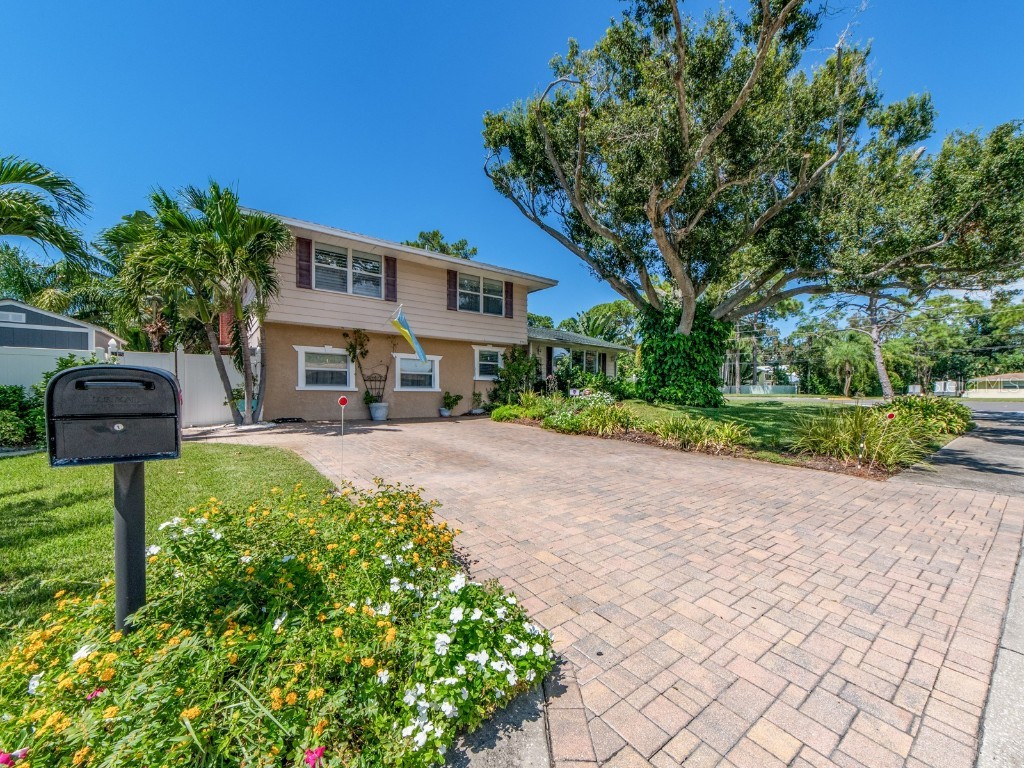 7796 132nd Way Seminole FL 33776 TB8432356 image1