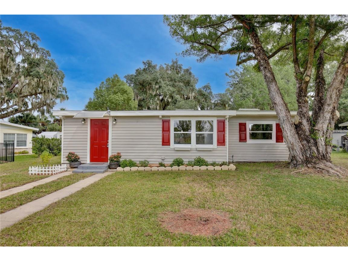 780 N Kentucky Avenue Umatilla FL 32784 O6350865 image1