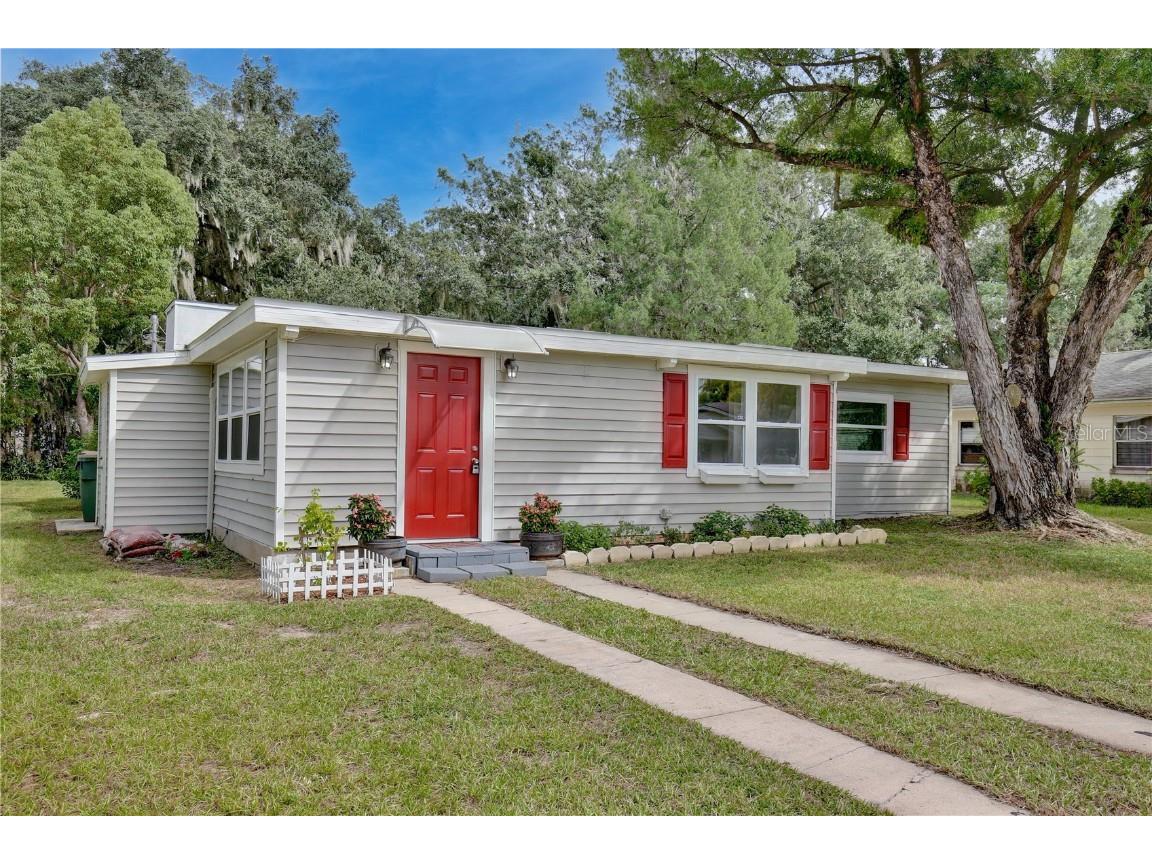 780 N Kentucky Avenue Umatilla FL 32784 O6350865 image3