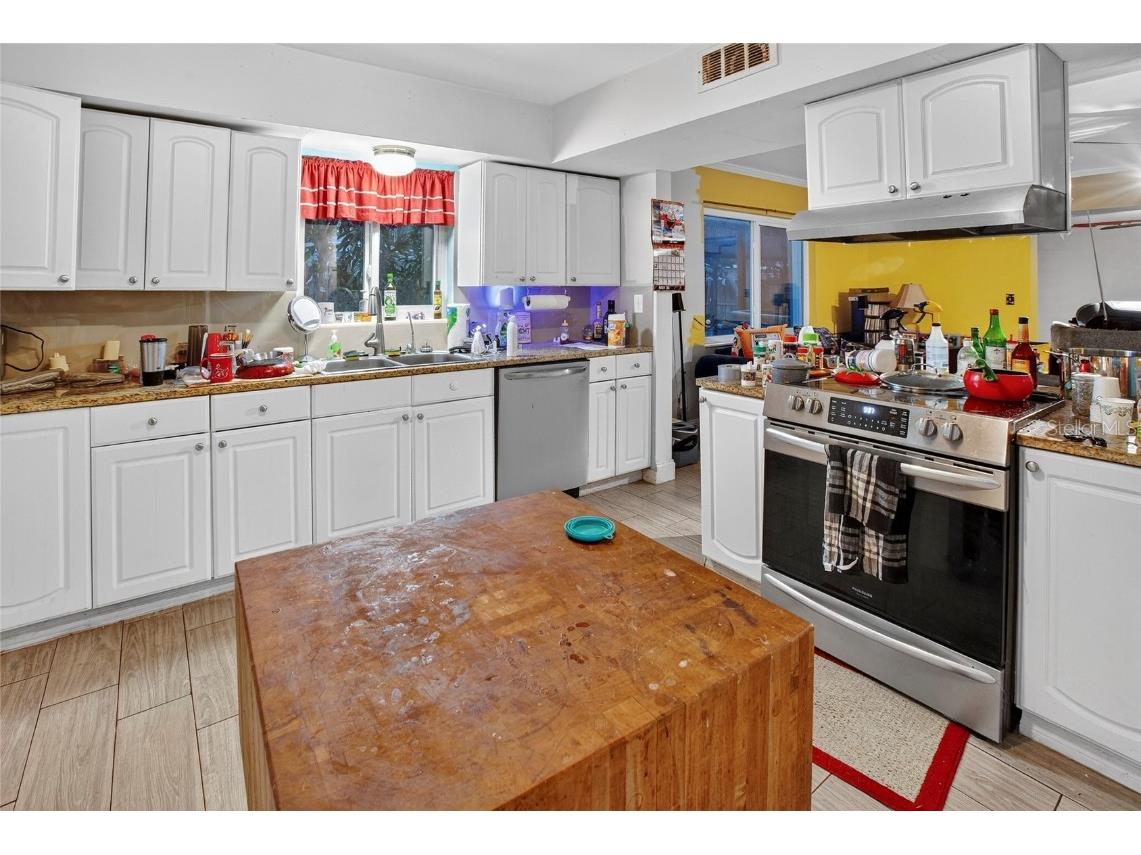 7800 11th Street N Saint Petersburg FL 33702 TB8452087 image3