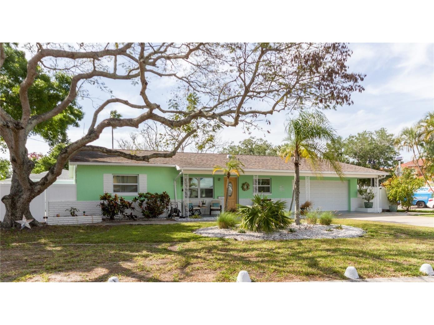 7801 Causeway Boulevard S Saint Petersburg FL 33707 U8236561 image1