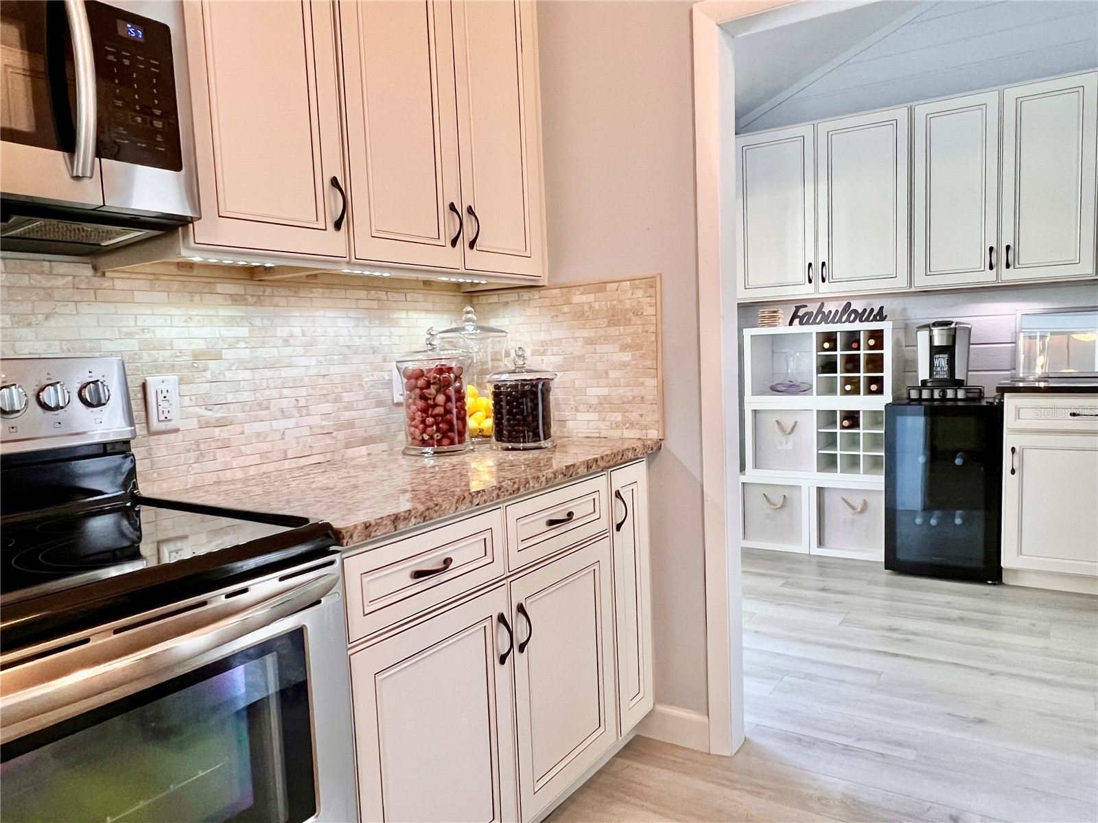 7801 Ontario Street Circle Sarasota FL 34243 A4676752 image10