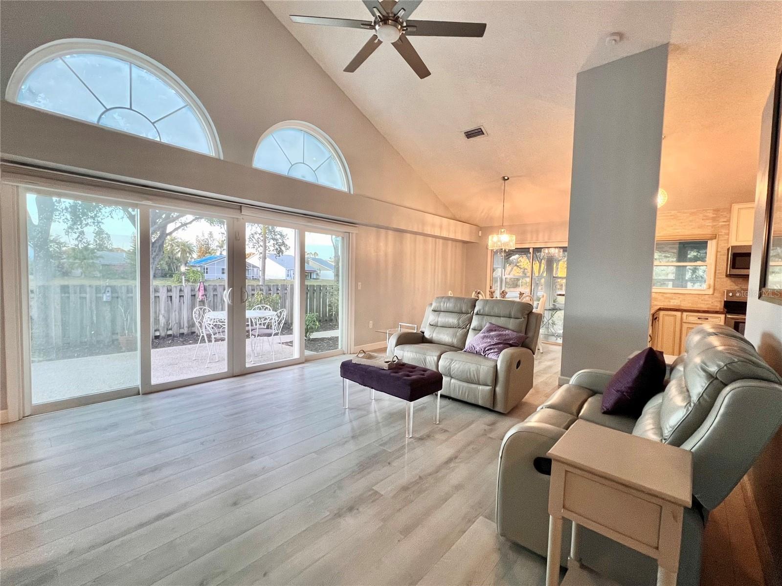 7801 Ontario Street Circle Sarasota FL 34243 A4676752 image18