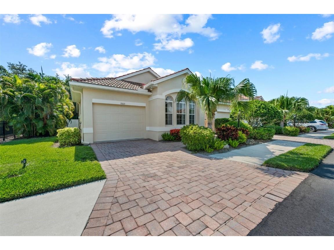 7803 33rd Street E Sarasota FL 34243 A4576386 image1