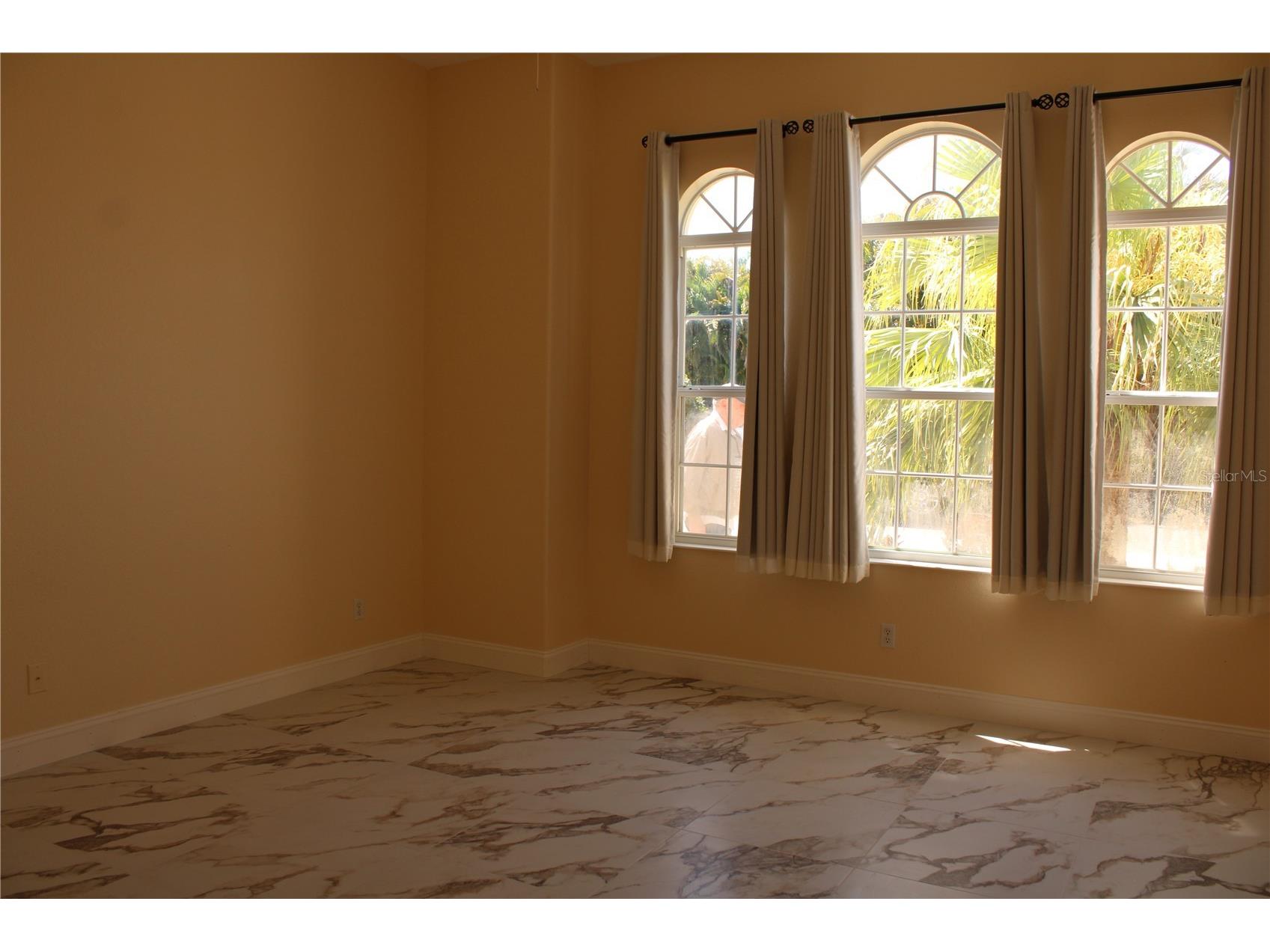 7803 33rd Street E Sarasota FL 34243 A4686792 image10