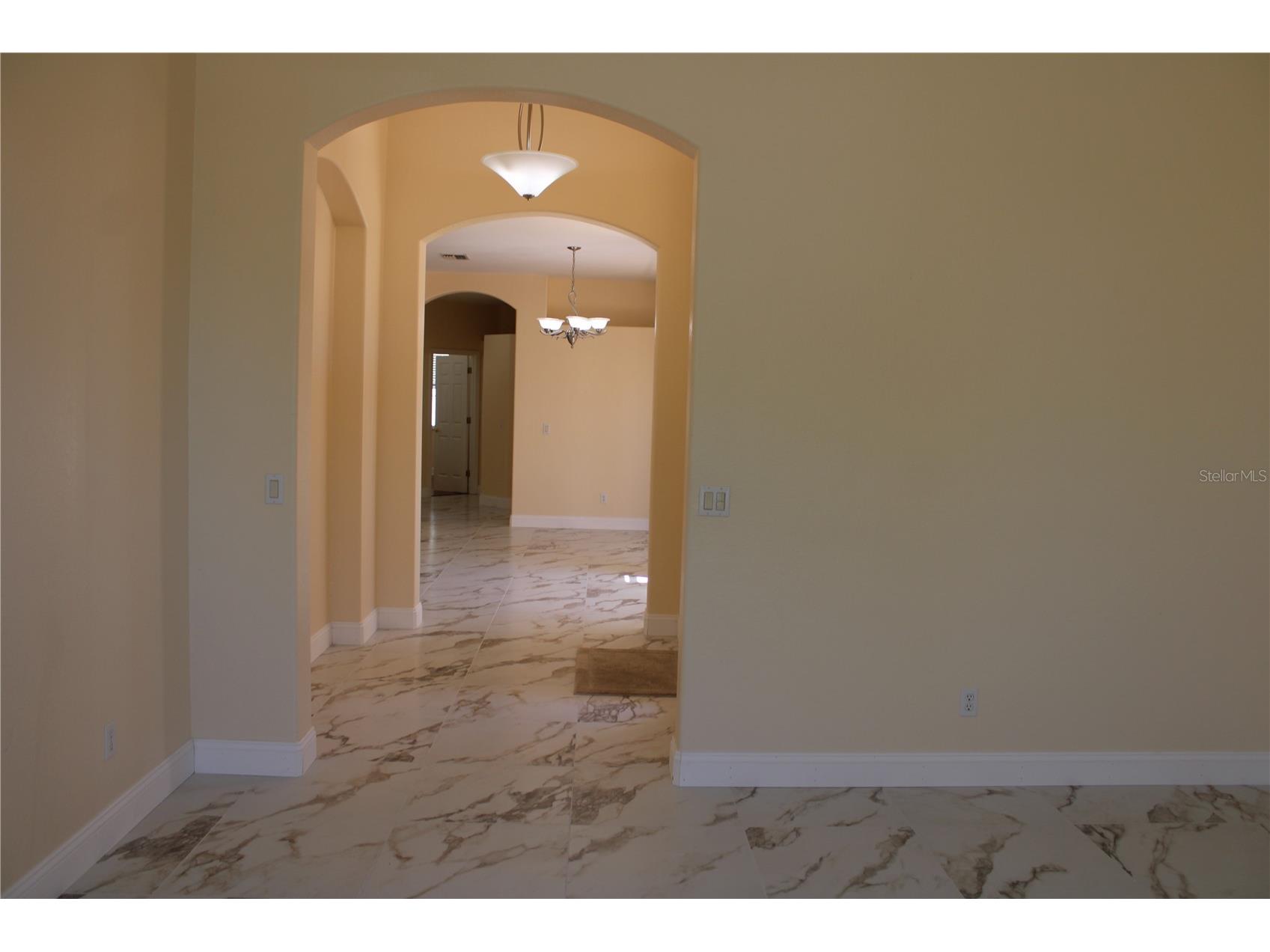 7803 33rd Street E Sarasota FL 34243 A4686792 image11
