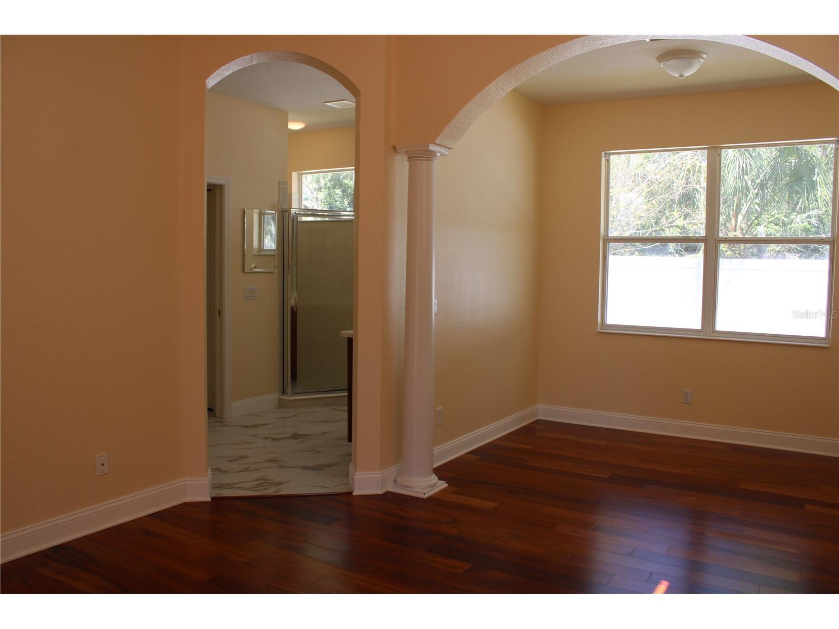7803 33rd Street E Sarasota FL 34243 A4686792 image12
