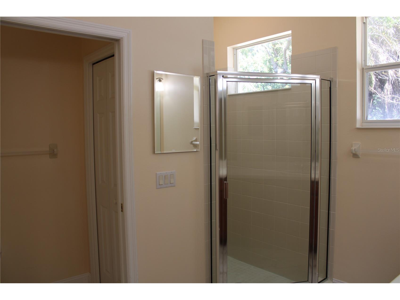 7803 33rd Street E Sarasota FL 34243 A4686792 image16