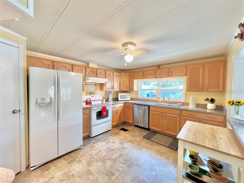 7803 46th Avenue N #52 Saint Petersburg FL 33709 TB8376465 image6