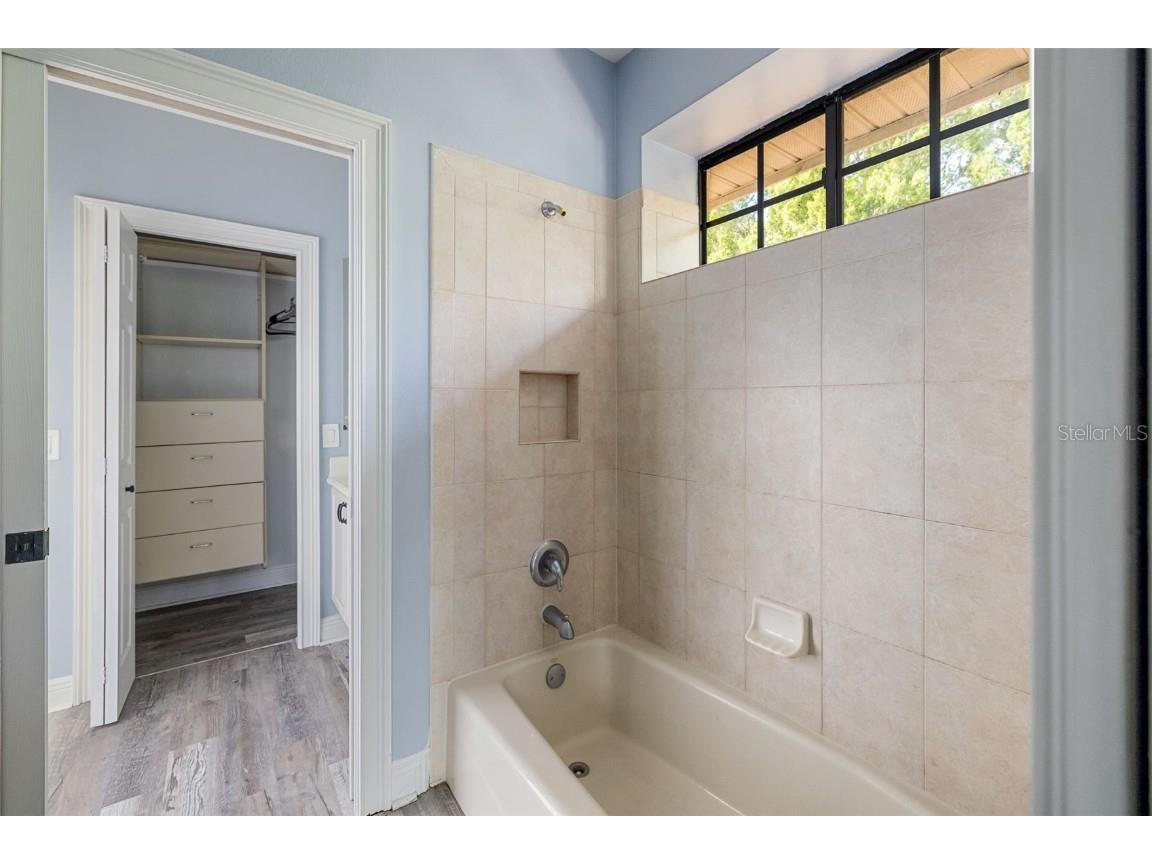 7803 Mathern Court Lakewood Ranch FL 34202 A4671863 image83