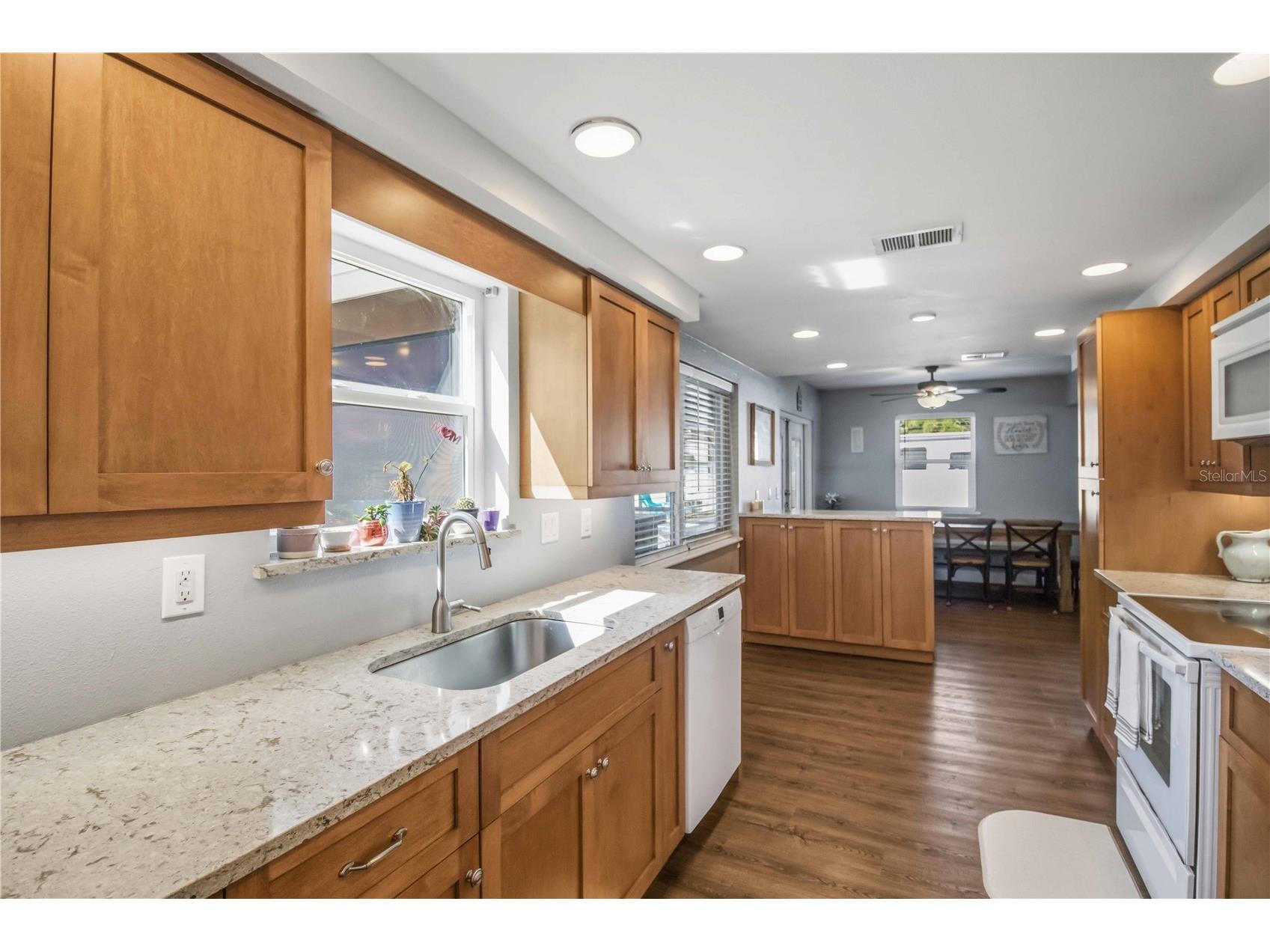 7804 54th Court E Palmetto FL 34221 A4688845 image14