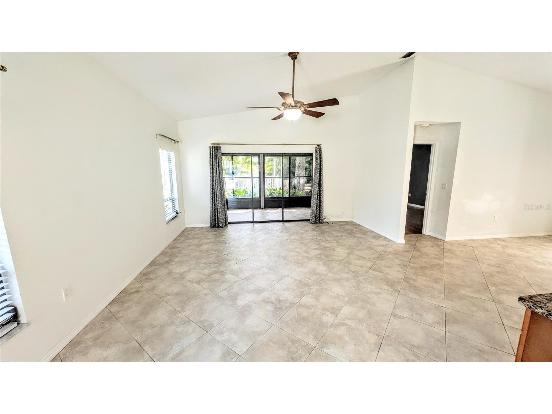 7805 Pine Trace Drive #18 Sarasota FL 34243 A4685374 image4