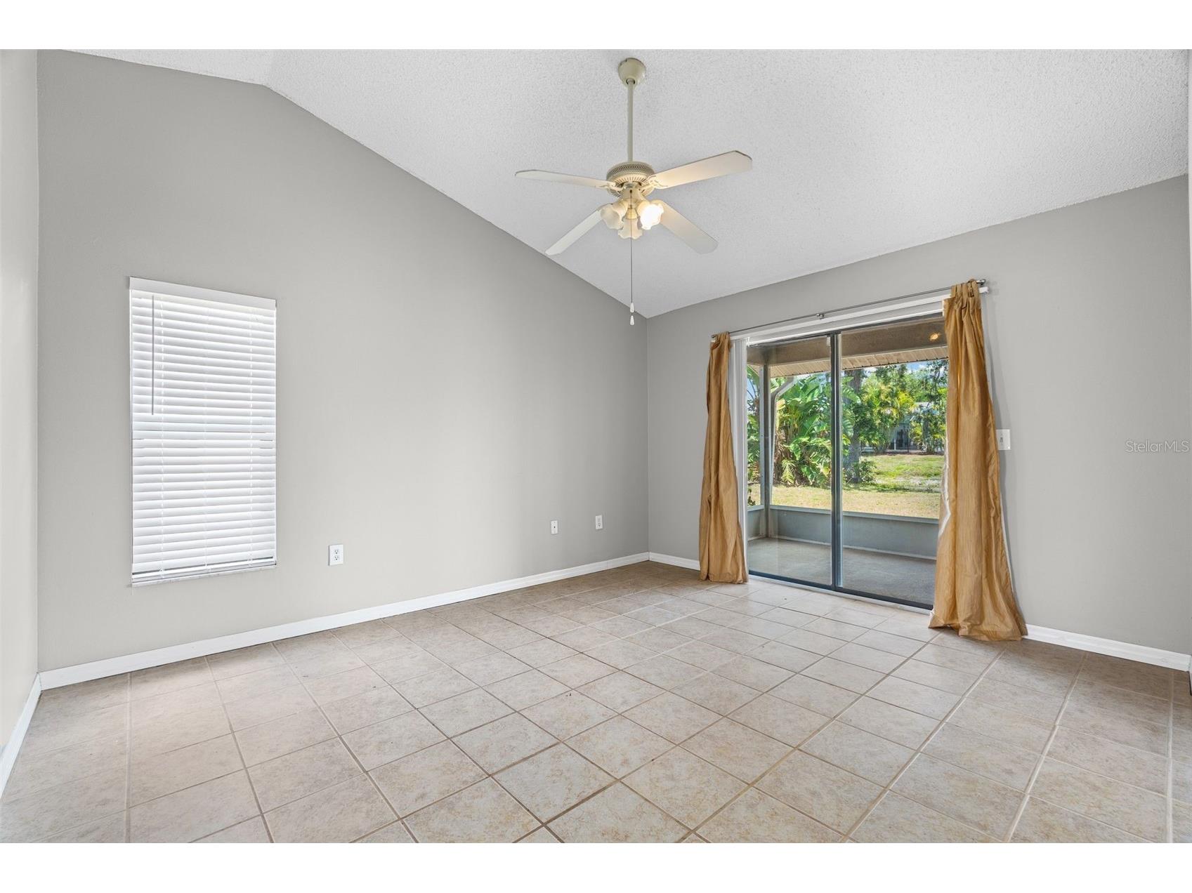 7807 38th Court E Sarasota FL 34243 A4693933 image12