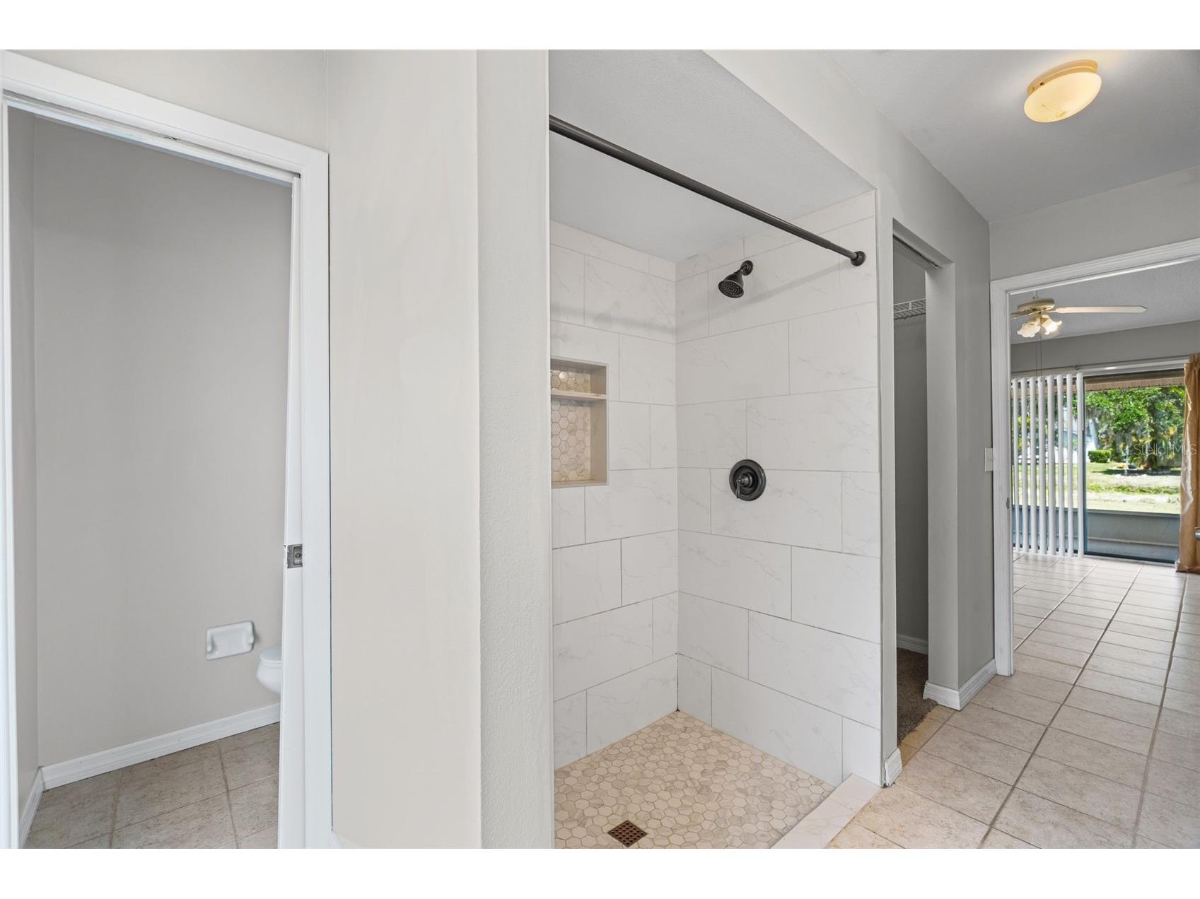 7807 38th Court E Sarasota FL 34243 A4693933 image17