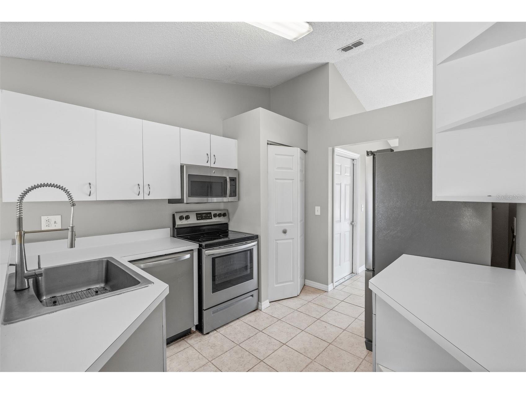 7807 38th Court E Sarasota FL 34243 A4693933 image24