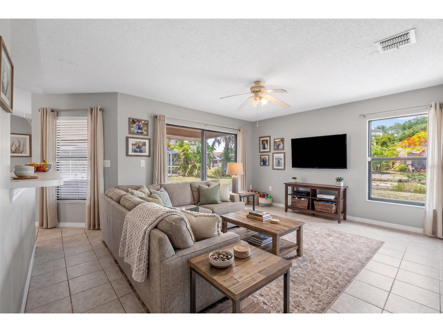 7807 38th Court E Sarasota FL 34243 A4693933 image30
