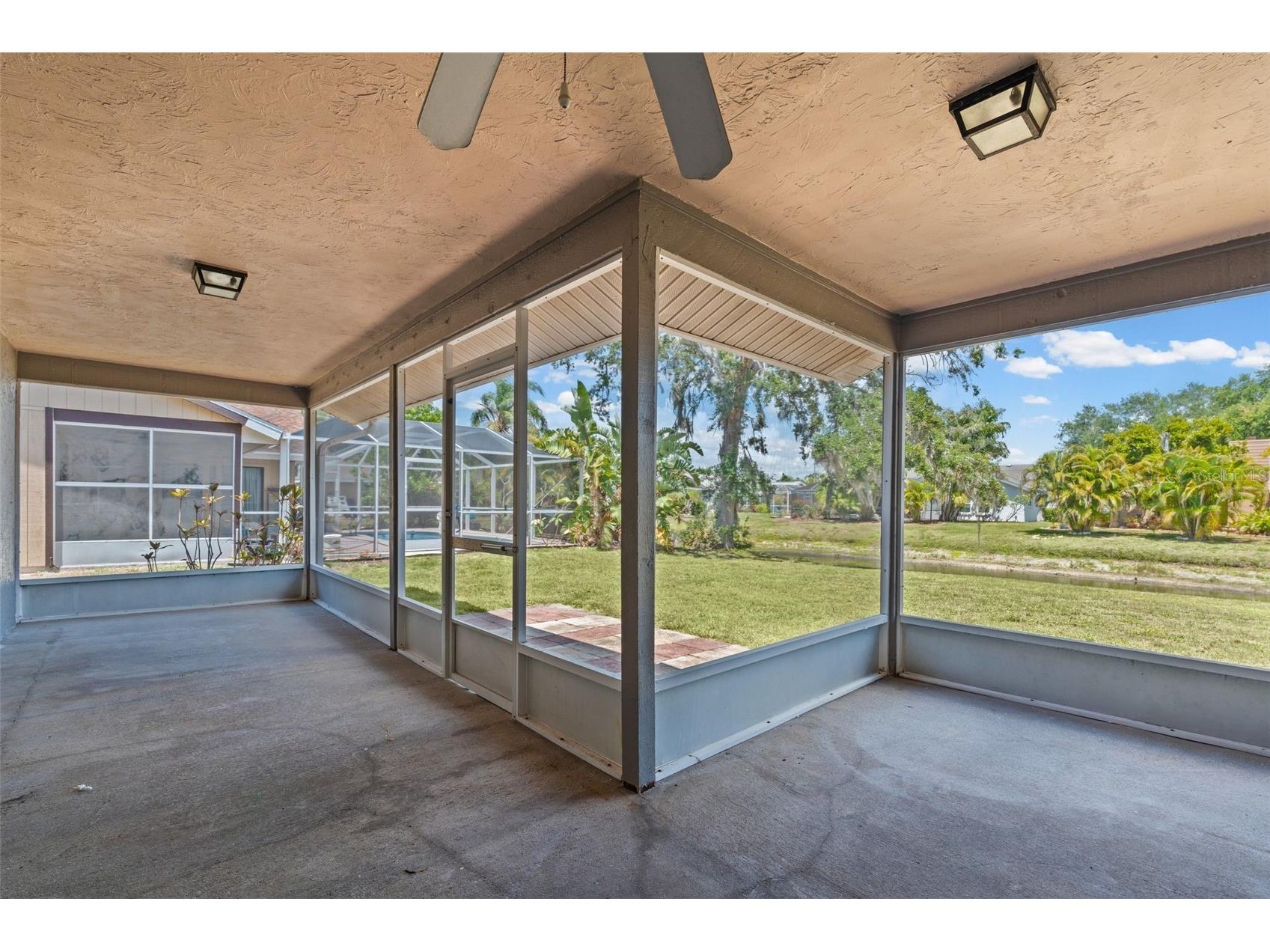 7807 38th Court E Sarasota FL 34243 A4693933 image39