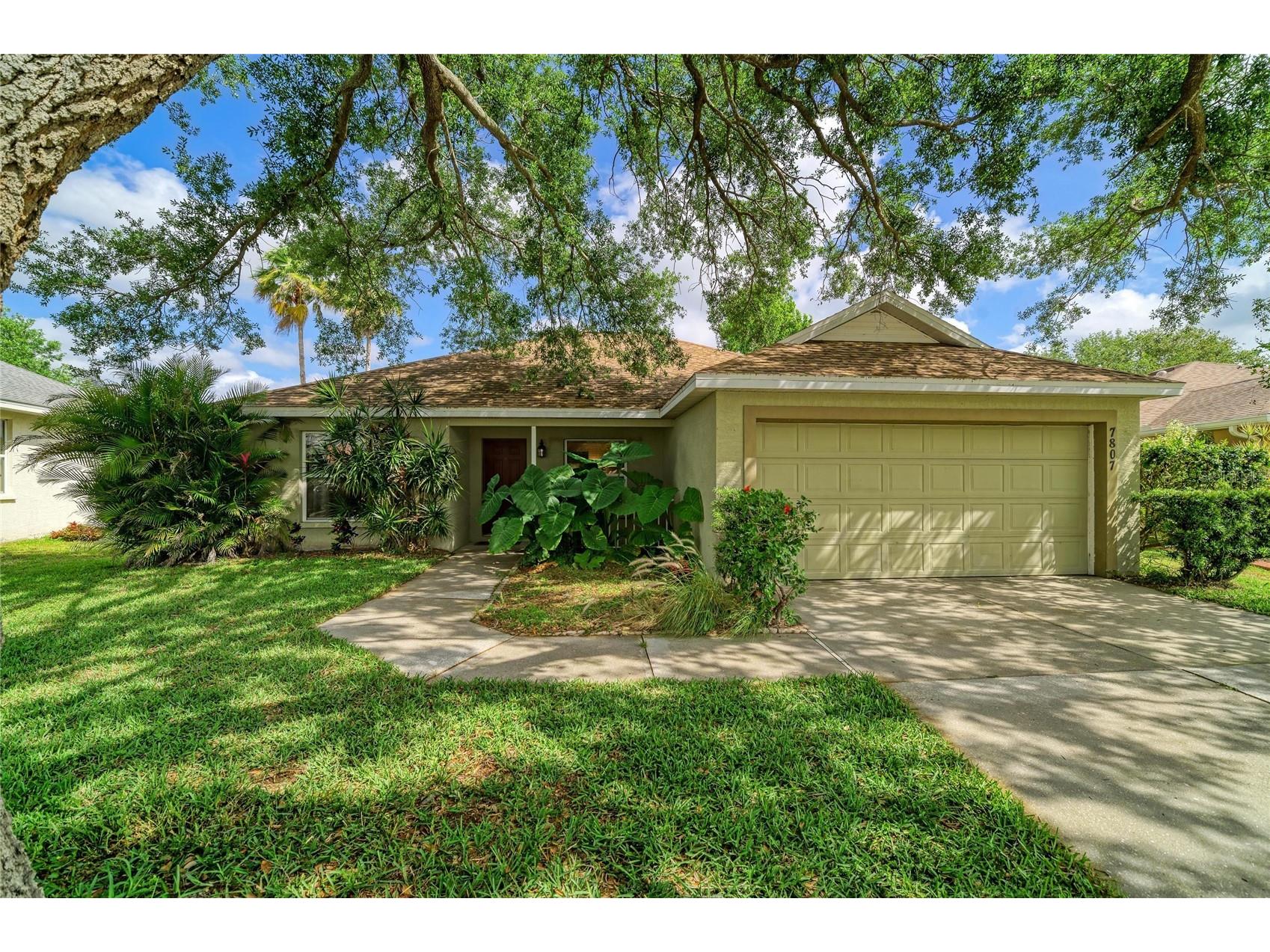 7807 E 50th Place Bradenton FL 34203 A4688057 image1