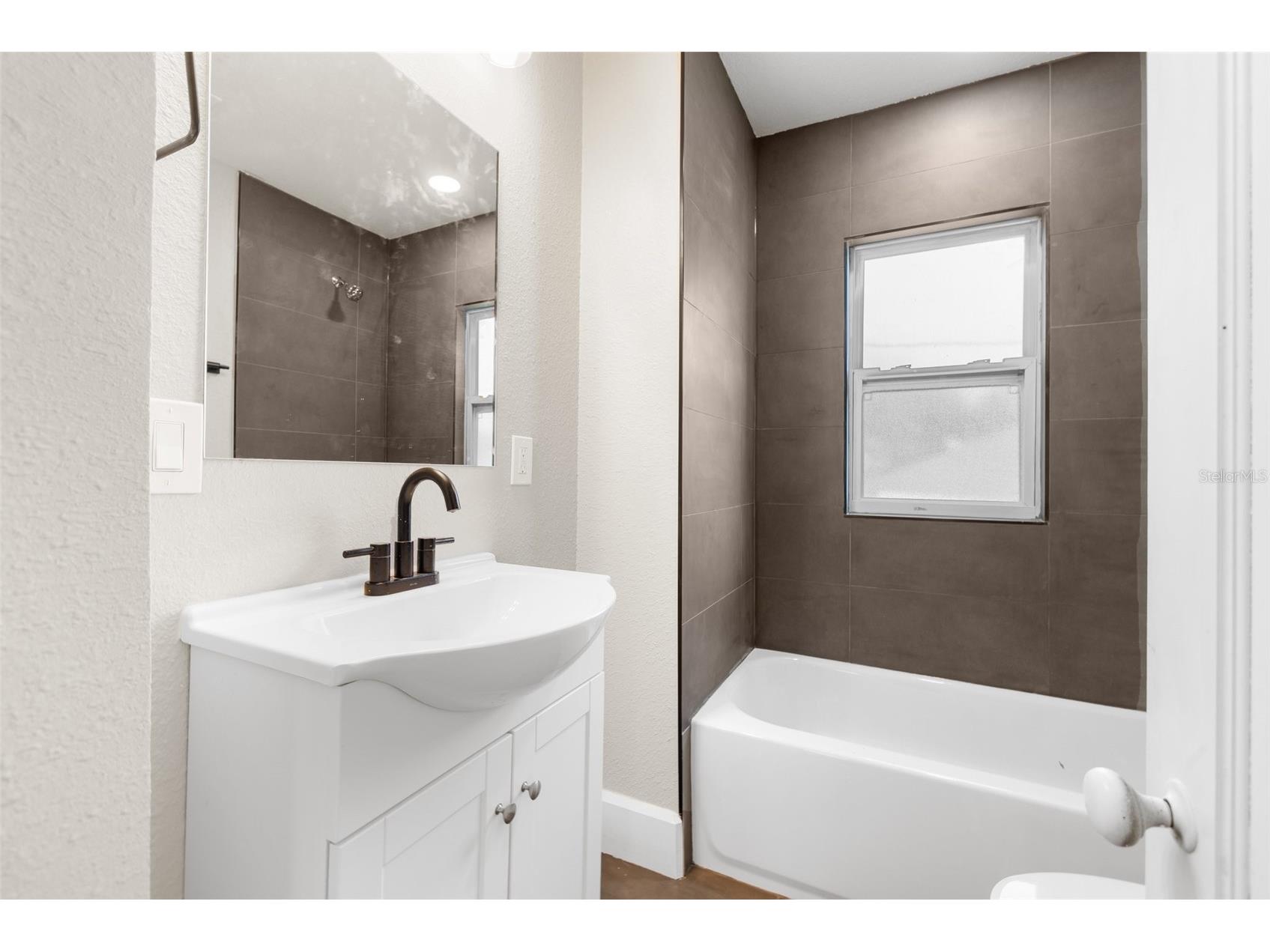 781 31st Avenue N Saint Petersburg FL 33704 TB8471937 image15