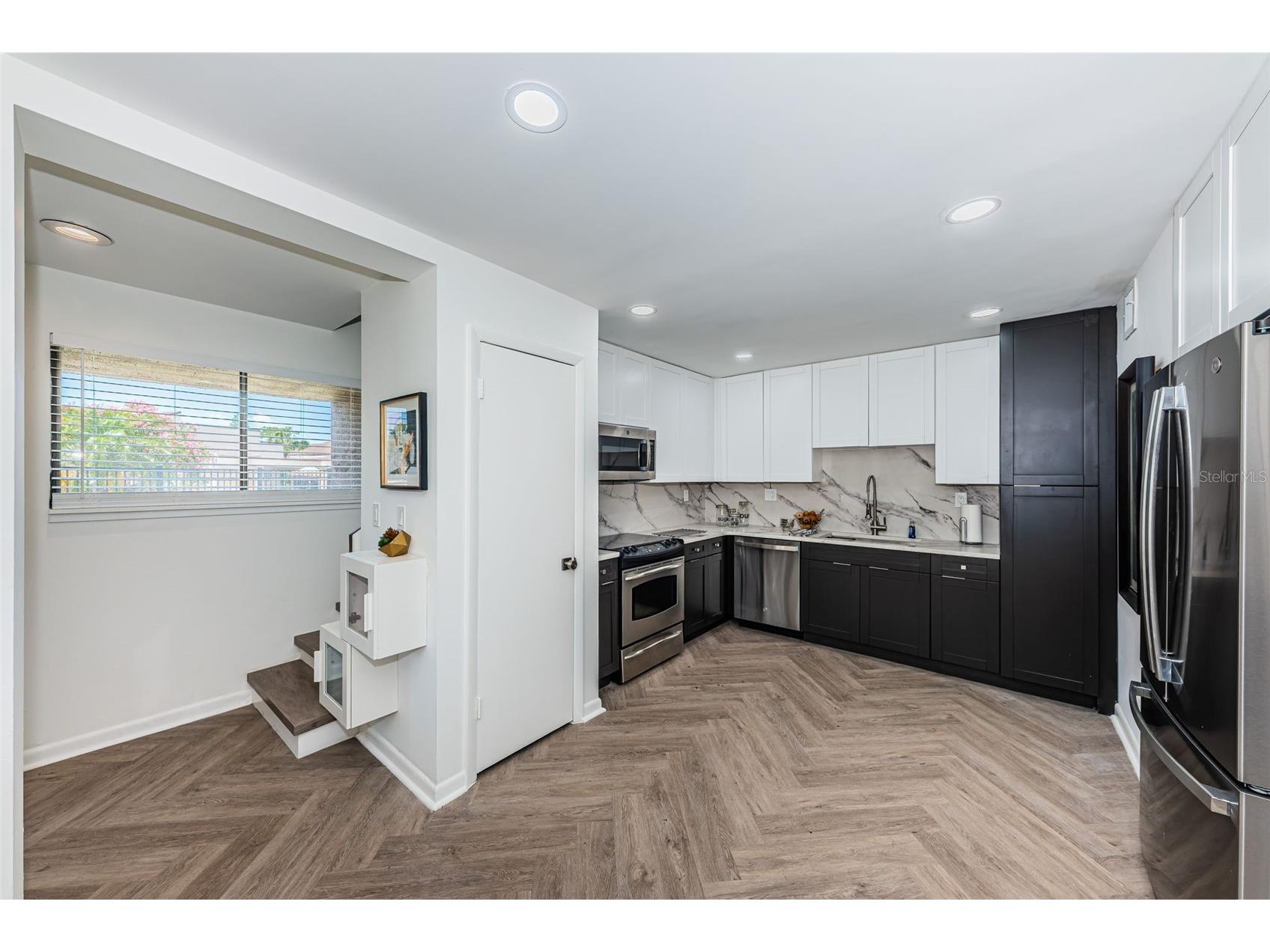 781 Village Lake Terrace N #101A Saint Petersburg FL 33716 O6406981 image8