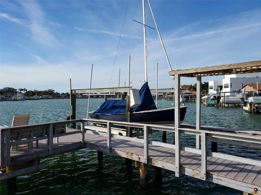 7810 10th Avenue S Saint Petersburg FL 33707 - BOCA CIEGA BAY T3501049 image1