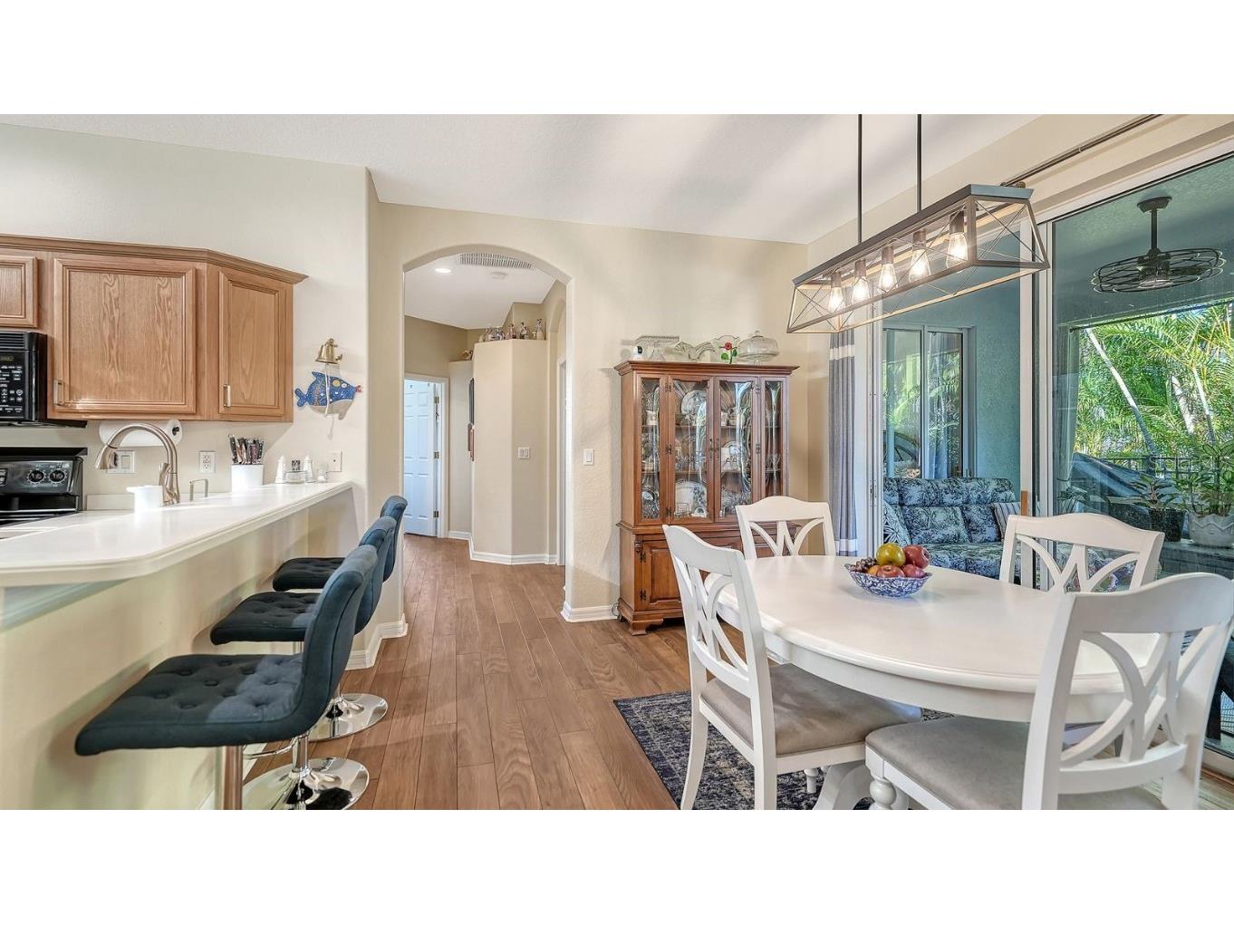 7810 33rd Street E Sarasota FL 34243 A4672891 image10