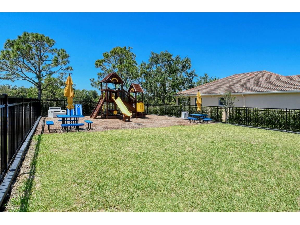 7810 33rd Street E Sarasota FL 34243 A4672891 image33