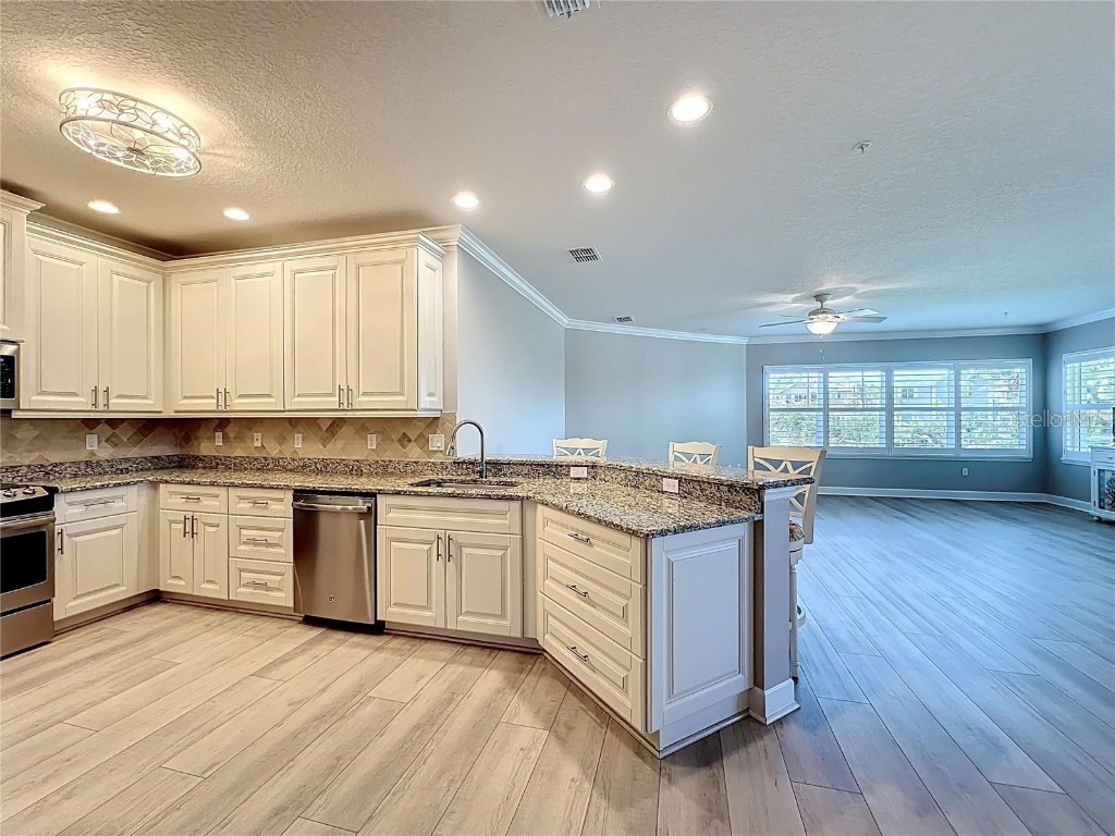 7810 34th Avenue W #103 Bradenton FL 34209 A4661597 image12