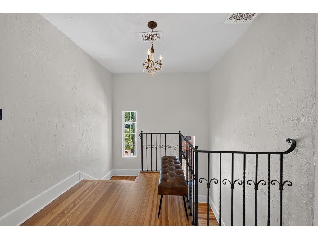 7810 Senrab Drive Bradenton FL 34209 TB8526463 image36