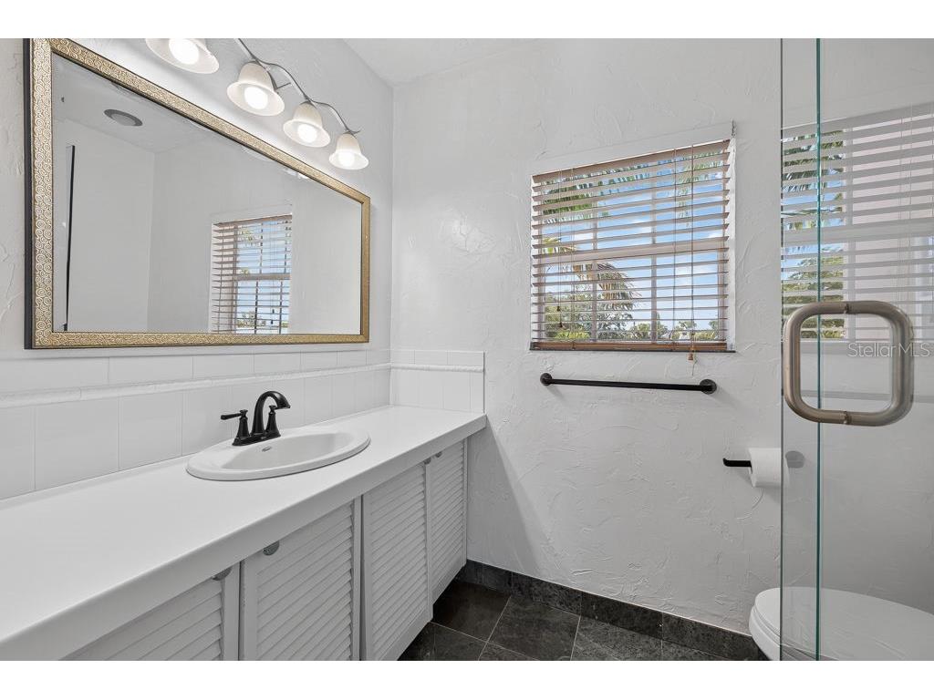 7810 Senrab Drive Bradenton FL 34209 TB8526463 image41
