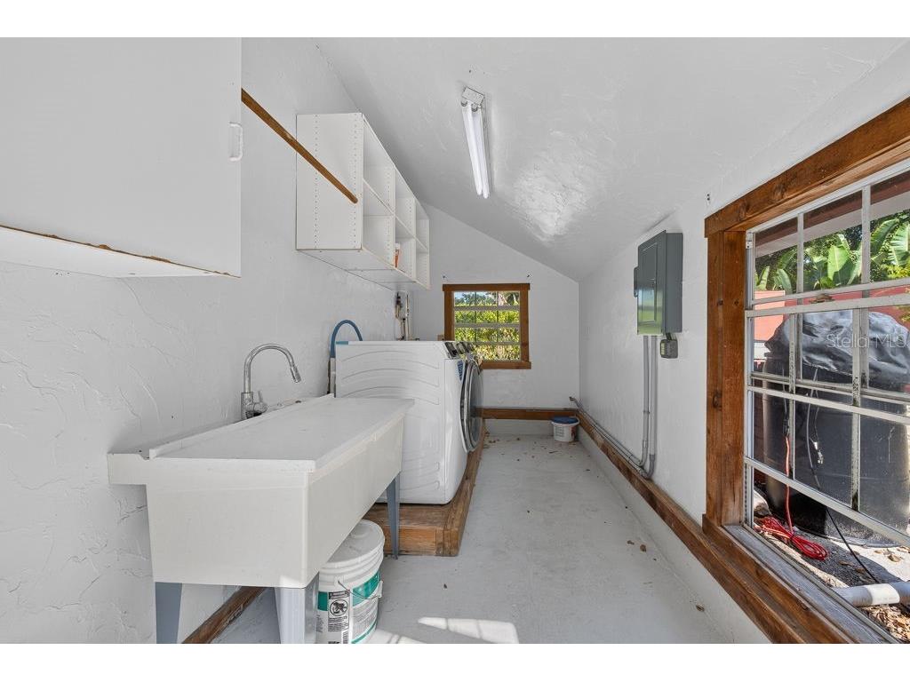 7810 Senrab Drive Bradenton FL 34209 TB8526463 image71