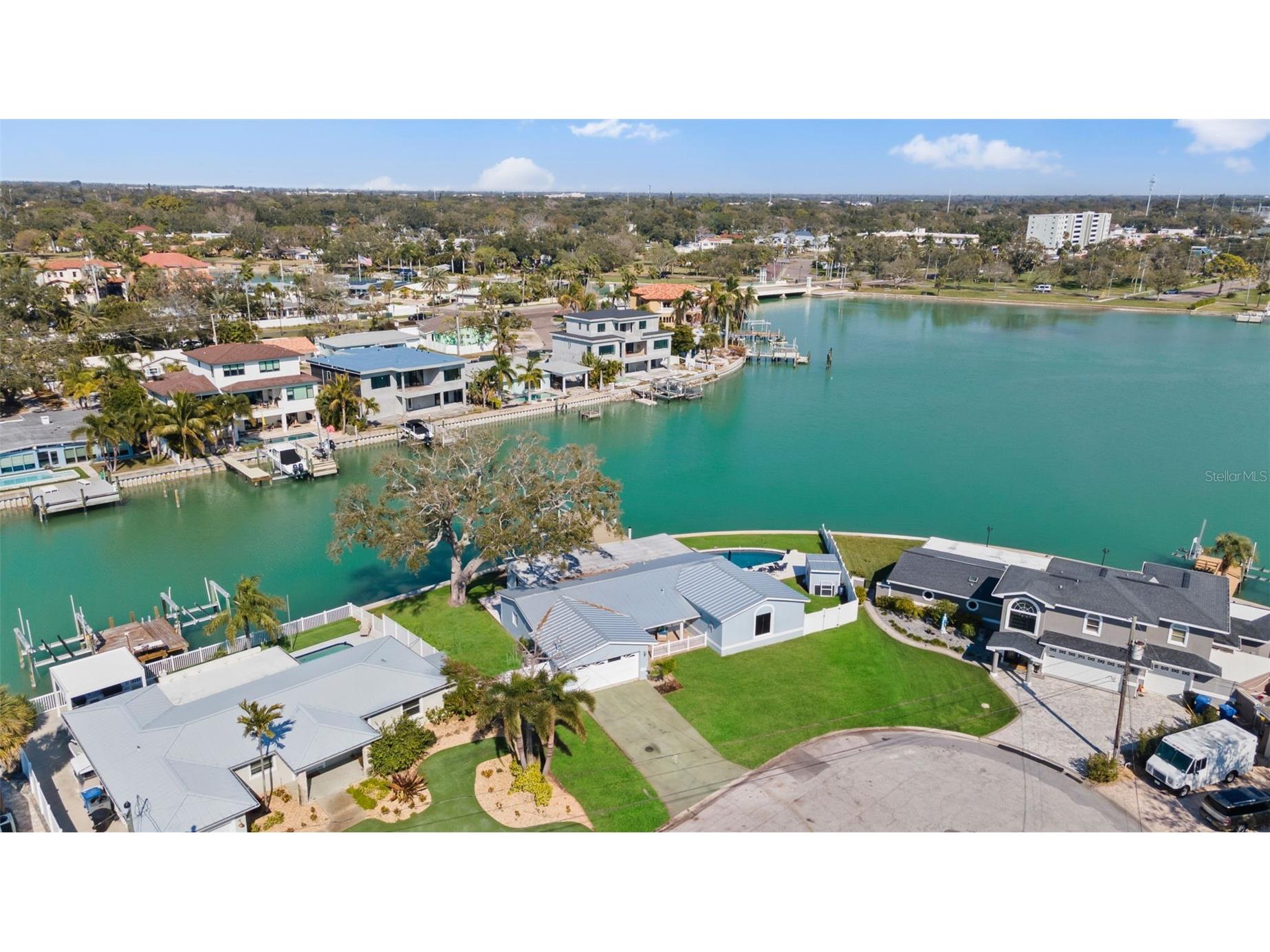 7811 1st Avenue S Saint Petersburg FL 33707 - BOCA CIEGA BAY TB8469904 image1