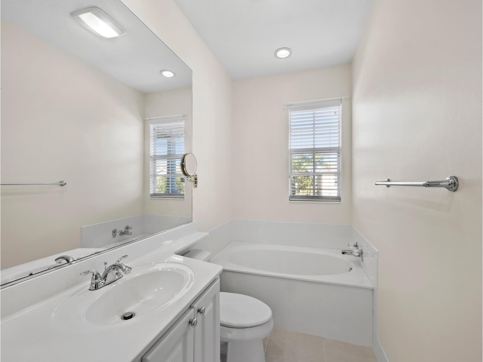 7811 Bergamo Avenue Sarasota FL 34238 A4683192 image25