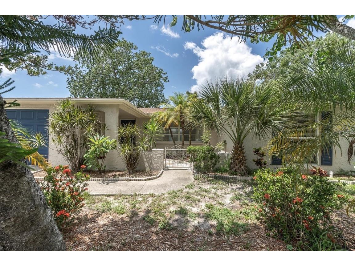 7811 Farmlawn Drive Port Richey FL 34668 W7866300 image1