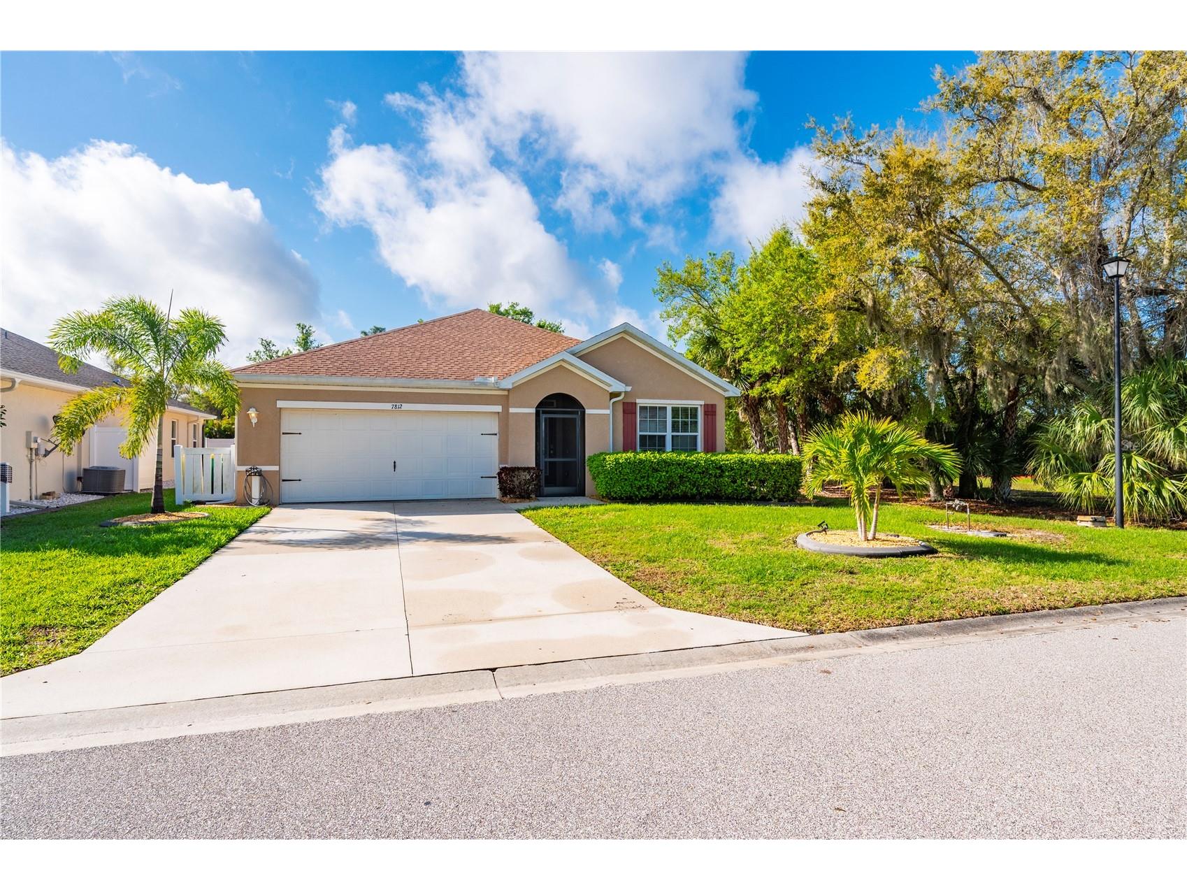 7812 Mikasa Drive Punta Gorda FL 33950 C7523664 image1