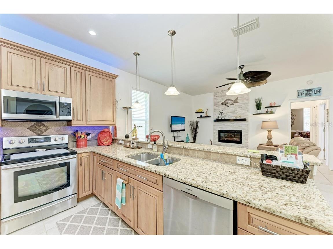 7814 48th Avenue E Bradenton FL 34203 A4649021 image5