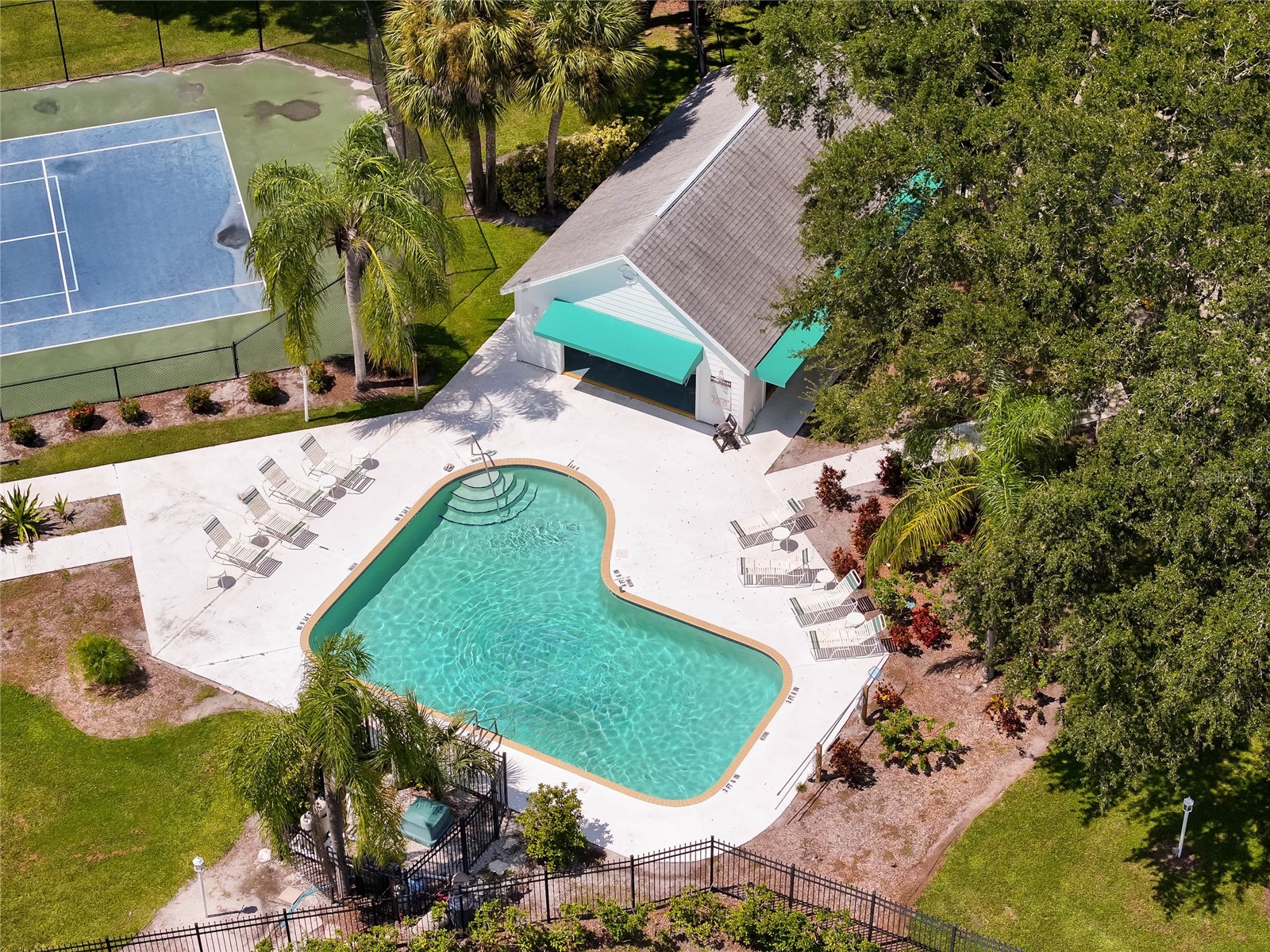 7815 Geneva Lane Sarasota FL 34243 W7882865 image5