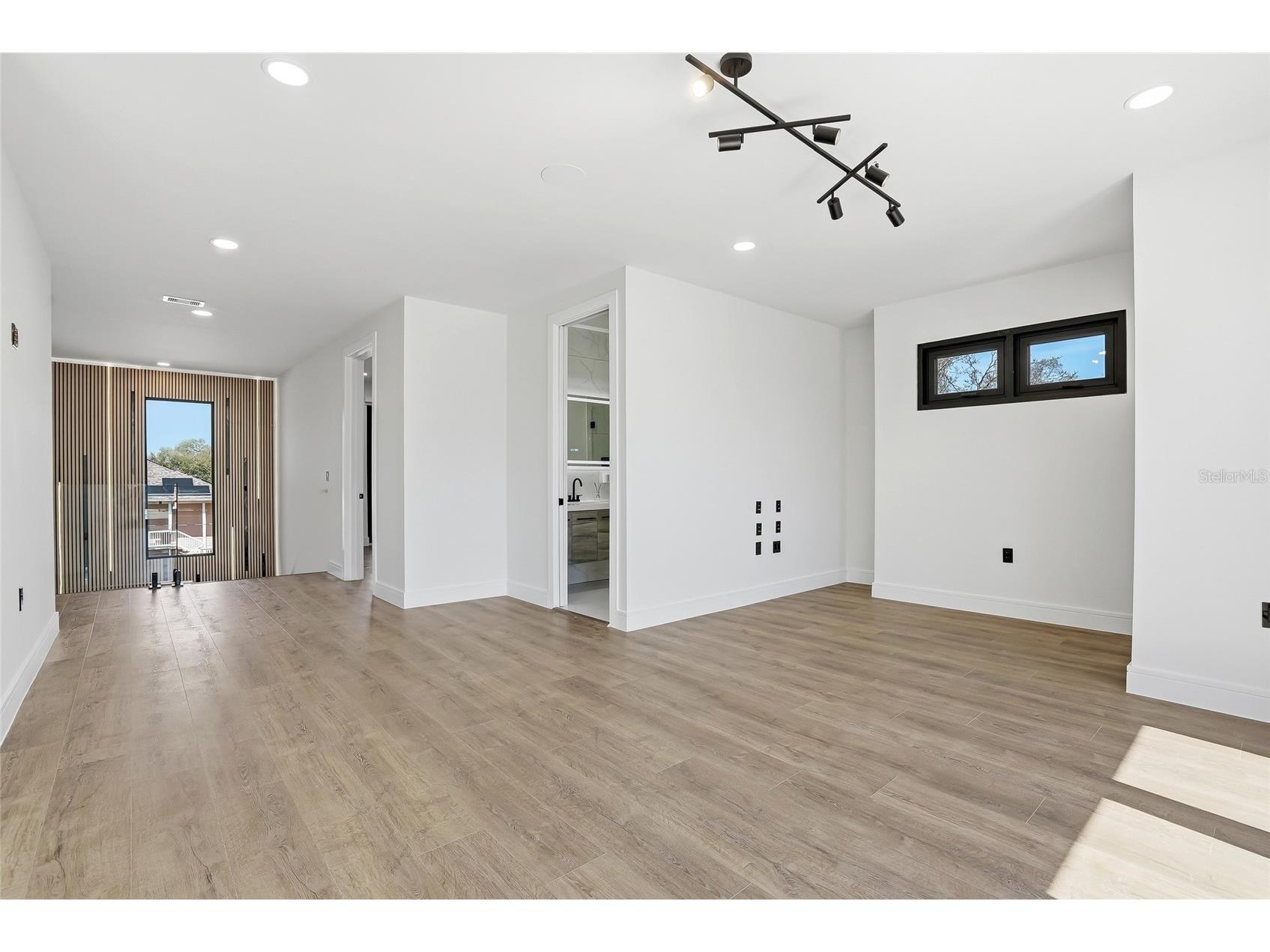 7818 N Hubert Avenue Tampa FL 33614 TB8478612 image63