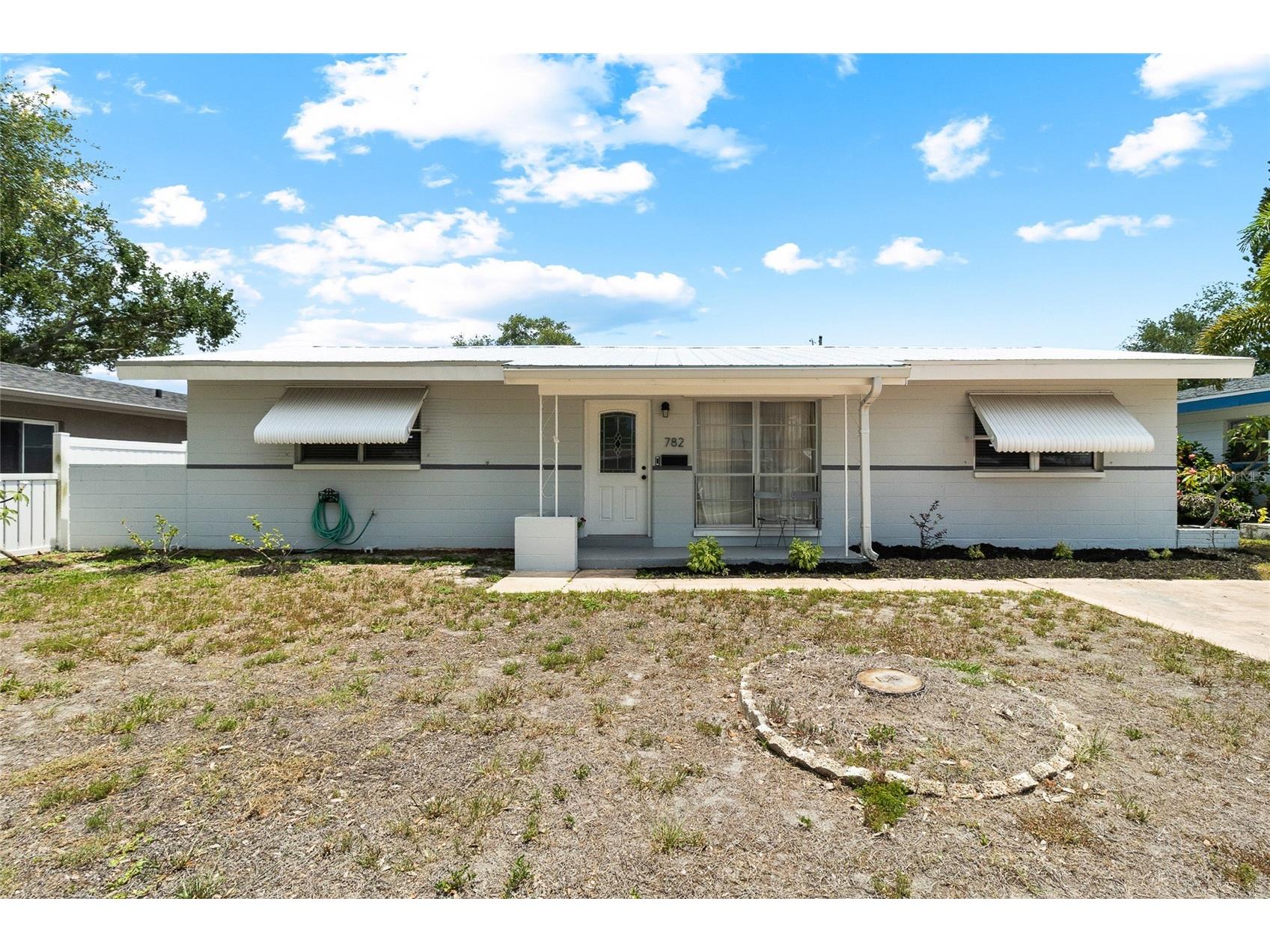 782 42nd Avenue NE Saint Petersburg FL 33703 TB8523536 image1