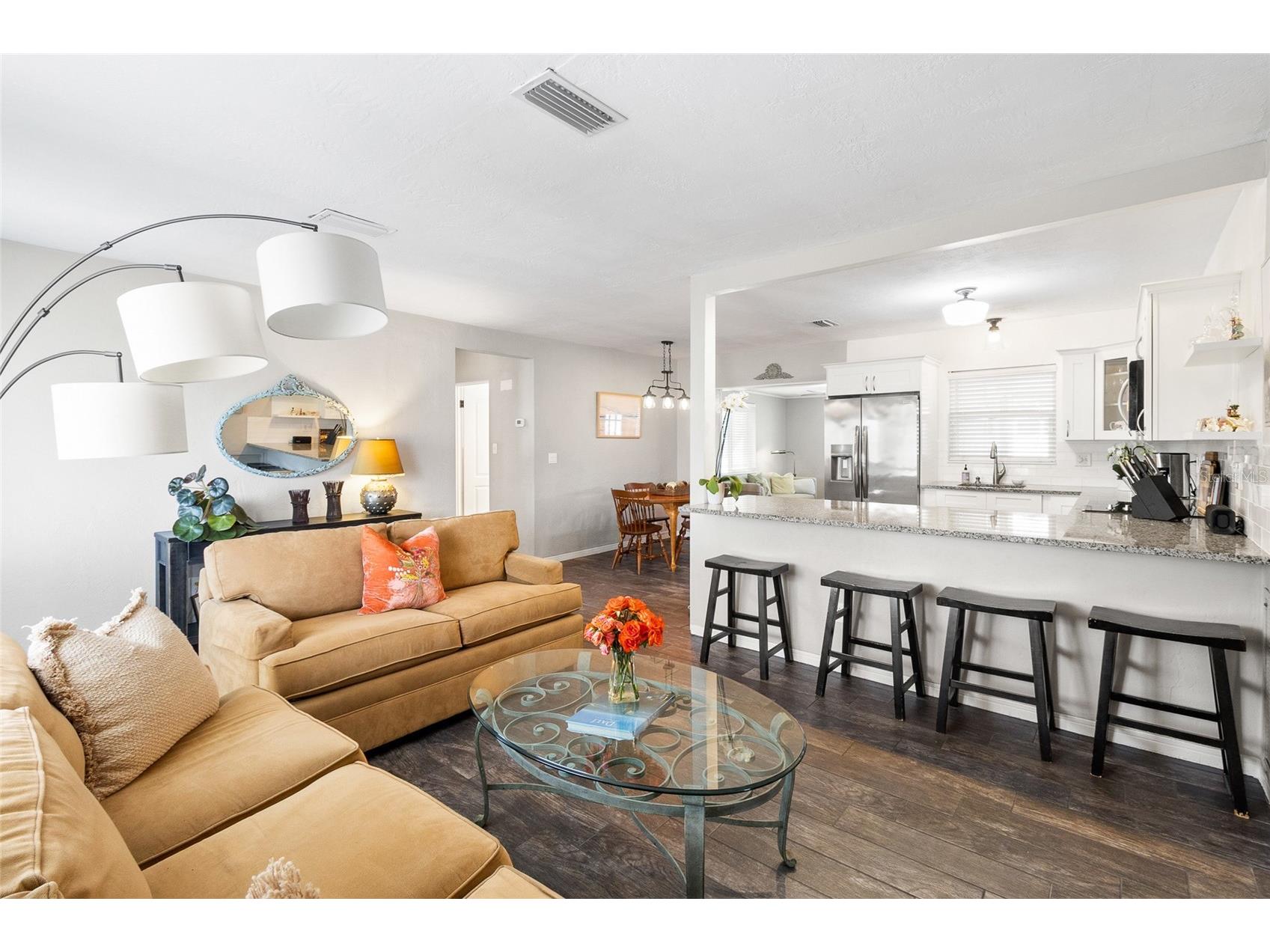 782 42nd Avenue NE Saint Petersburg FL 33703 TB8523536 image2