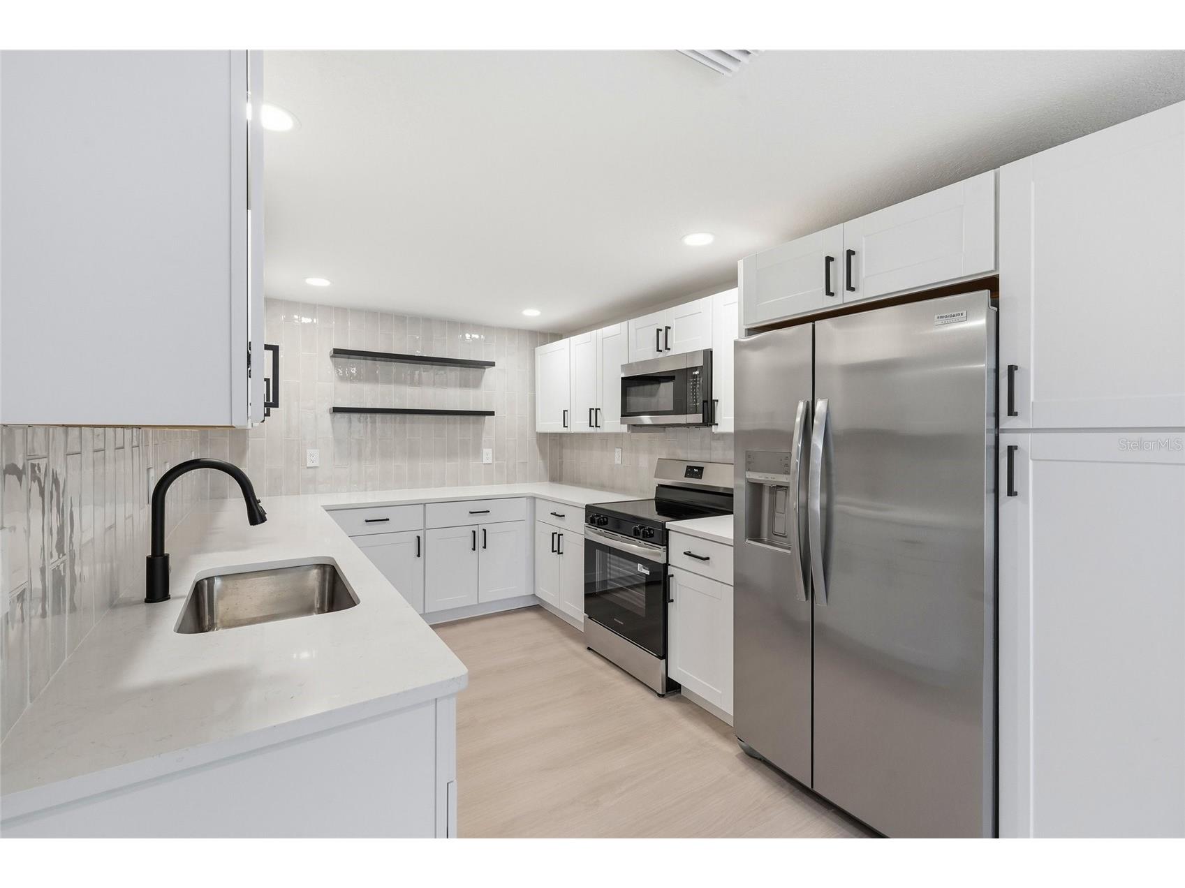 782 Birdsong Lane Sarasota FL 34242 A4697751 image9