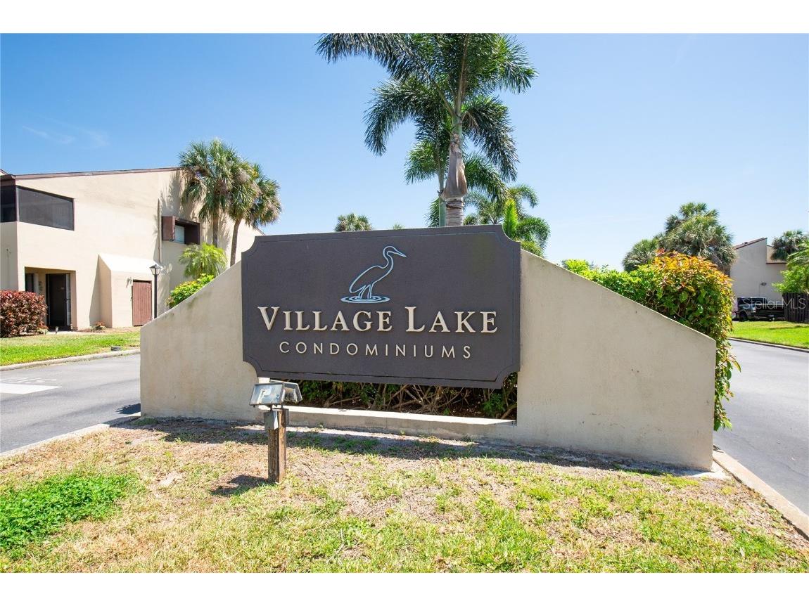 782 Village Lake Terrace N #102 Saint Petersburg FL 33716 TB8377452 image1