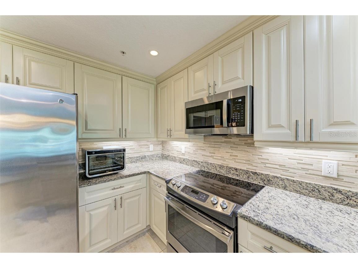 7820 34th Avenue W #102 Bradenton FL 34209 - PALMA SOLA BAY A4655310 image12