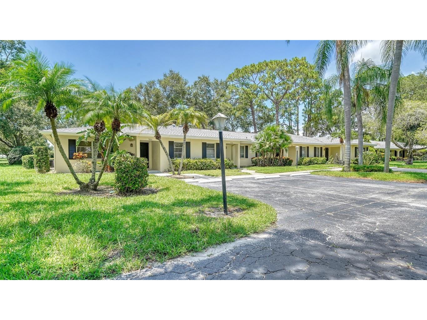 7820 Palm Aire Lane Sarasota FL 34243 A4659029 image1