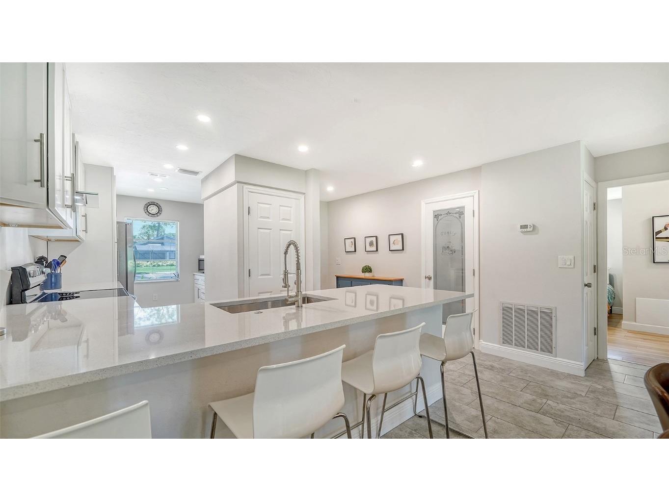 7820 Palm Aire Lane Sarasota FL 34243 A4659029 image16