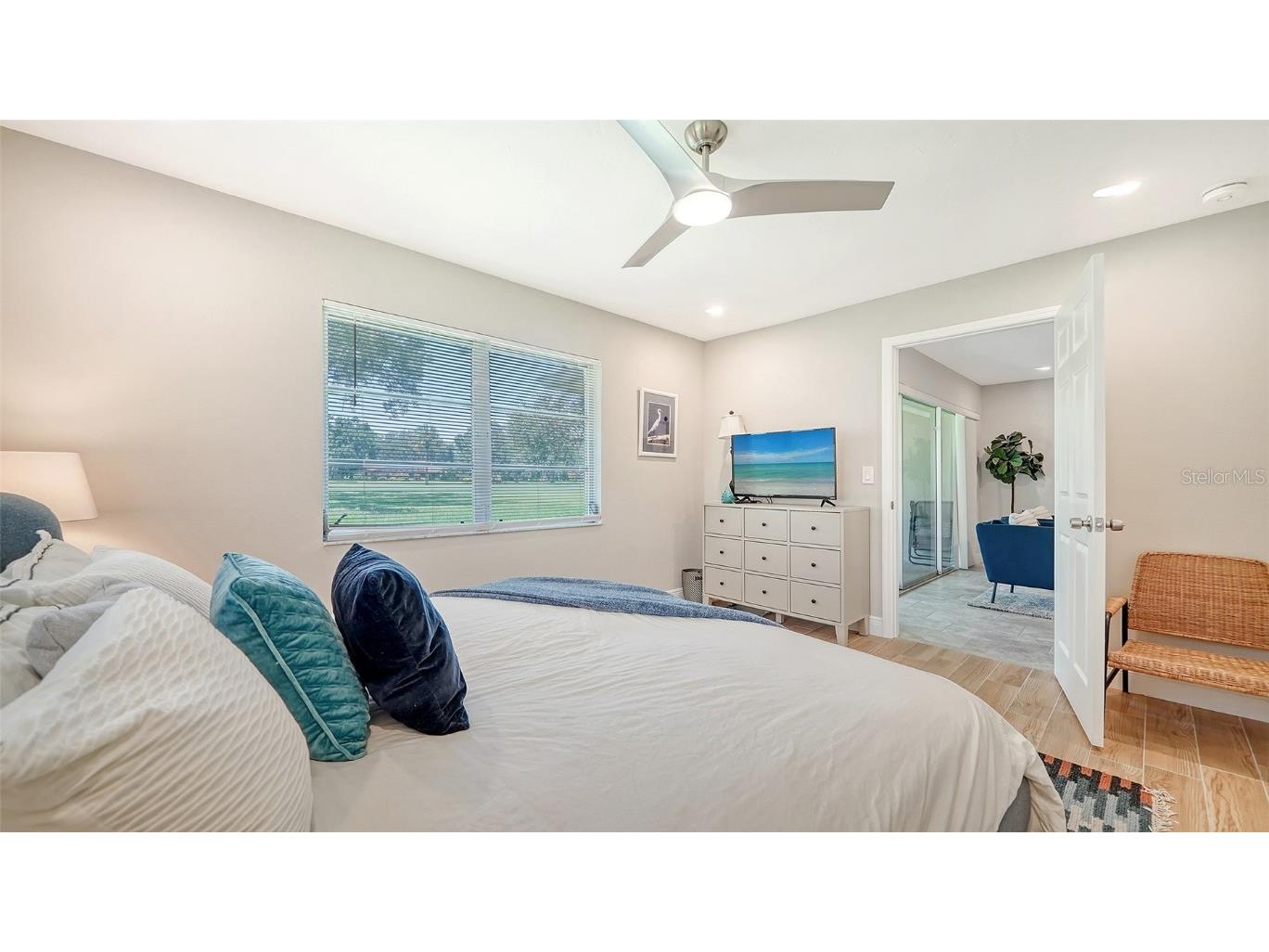 7820 Palm Aire Lane Sarasota FL 34243 A4659029 image24